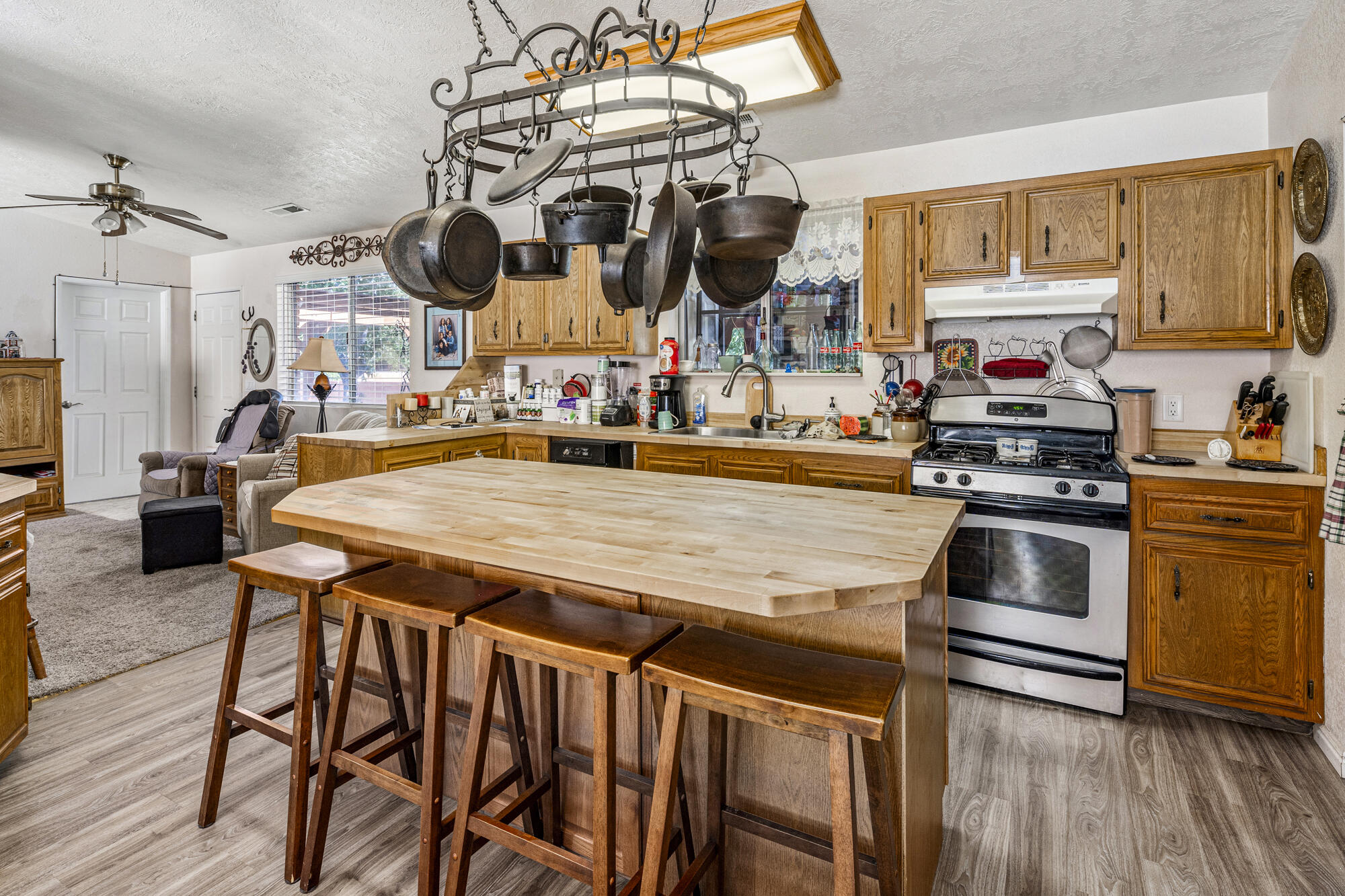 1125 W 1375 N