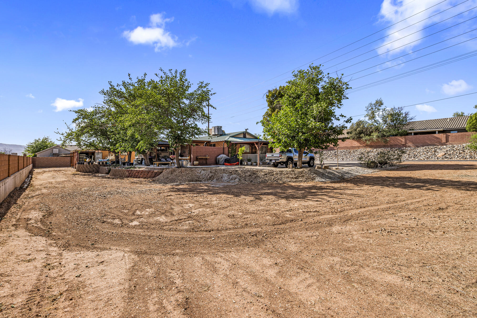 1125 W 1375 N
