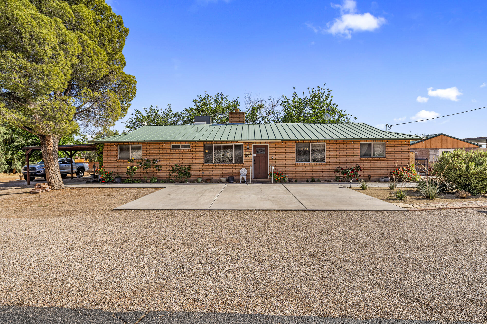 1125 W 1375 N
