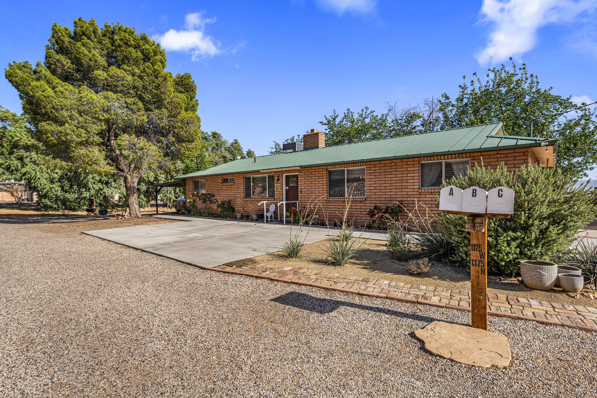 1125 W 1375 N