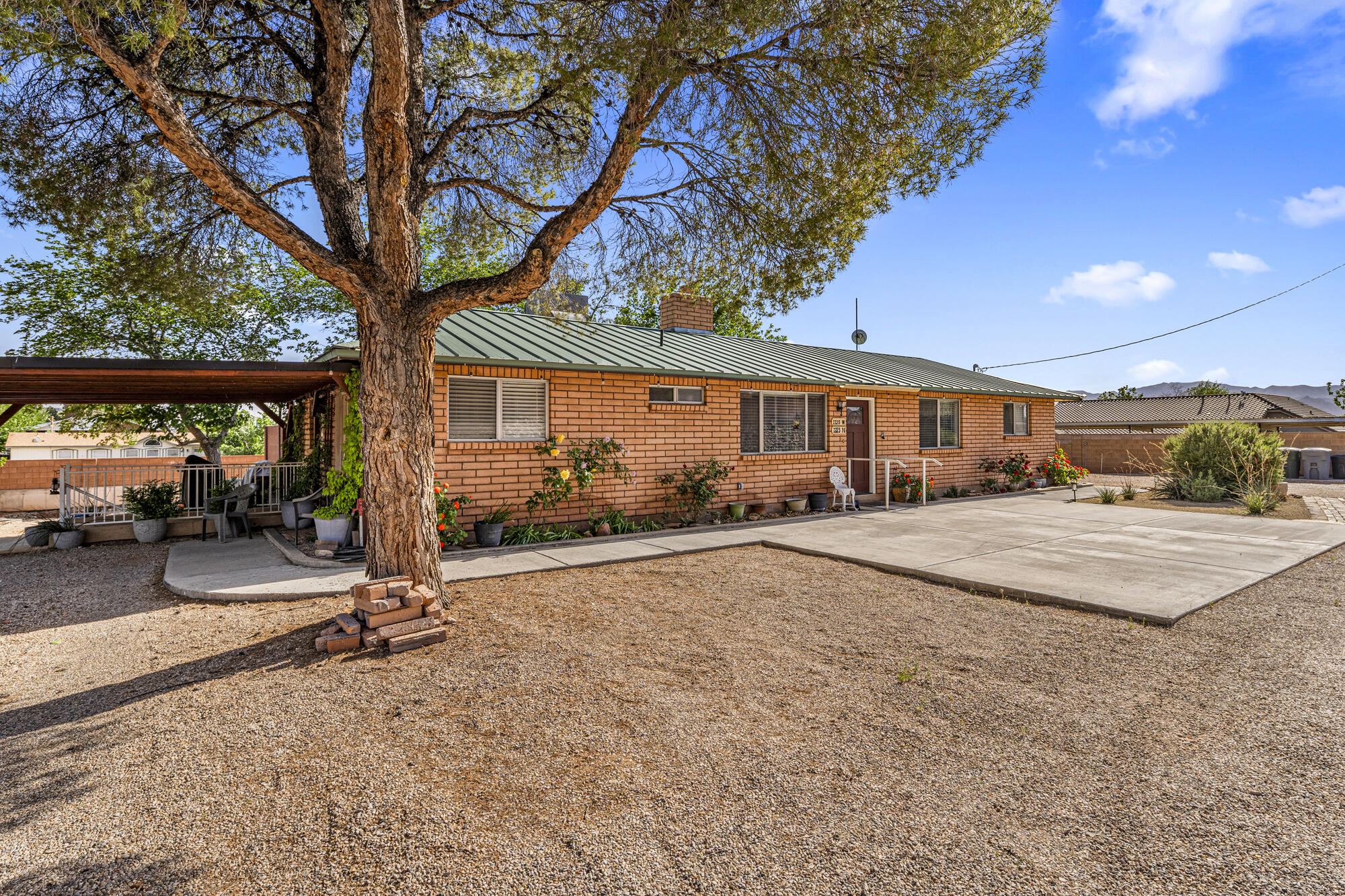 1125 W 1375 N