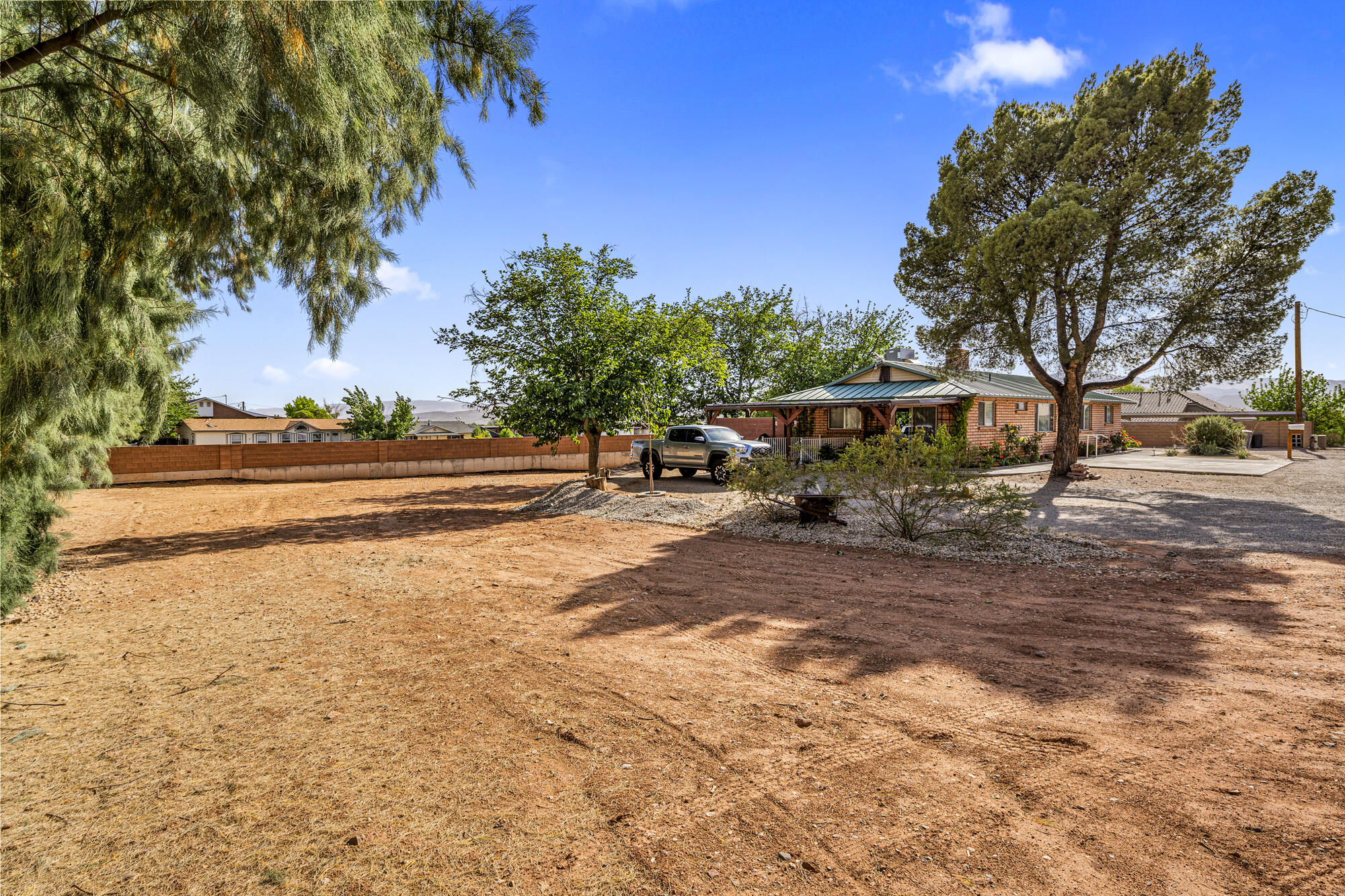 1125 W 1375 N