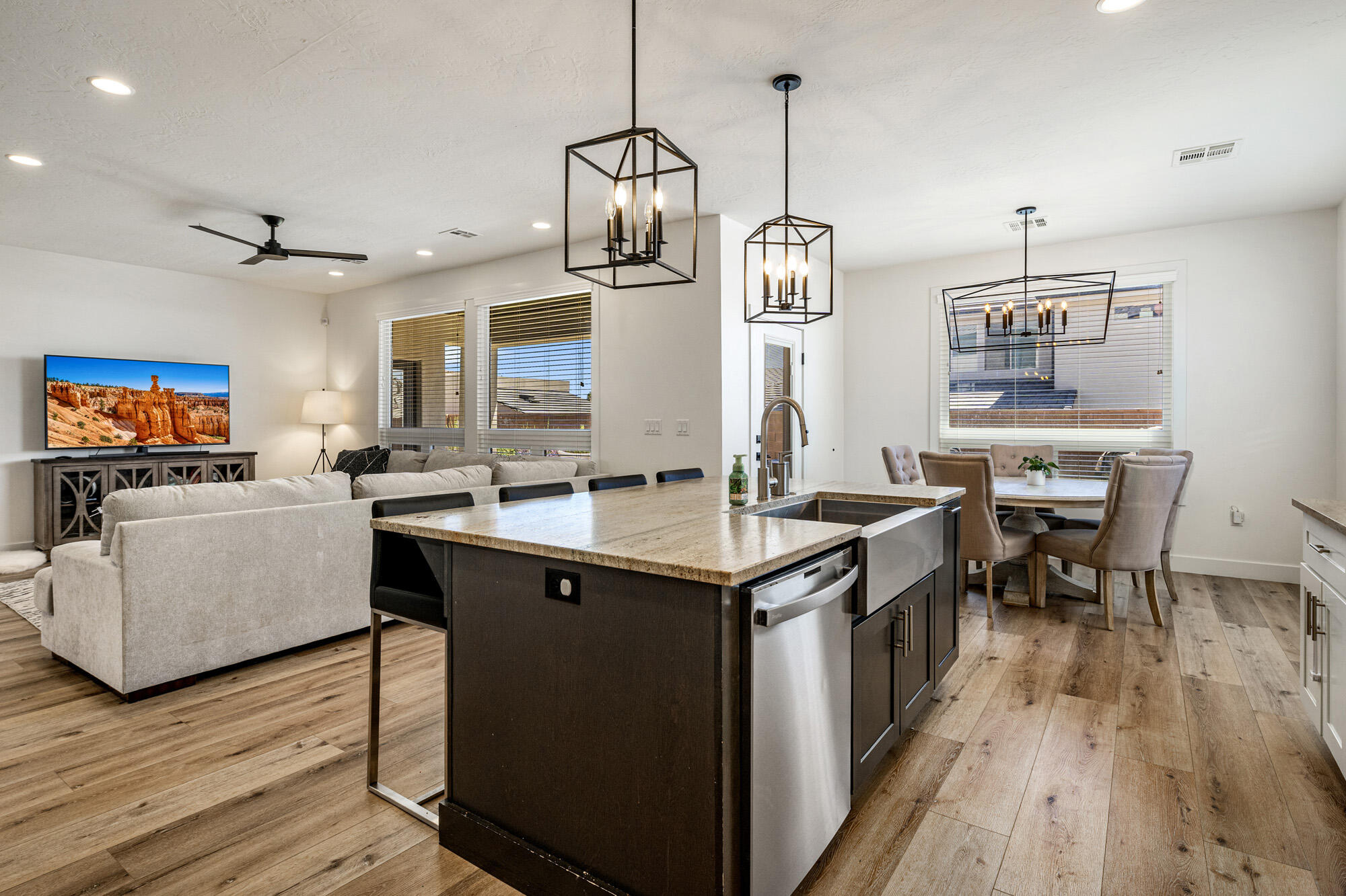 1051 S HIGH MESA CIR