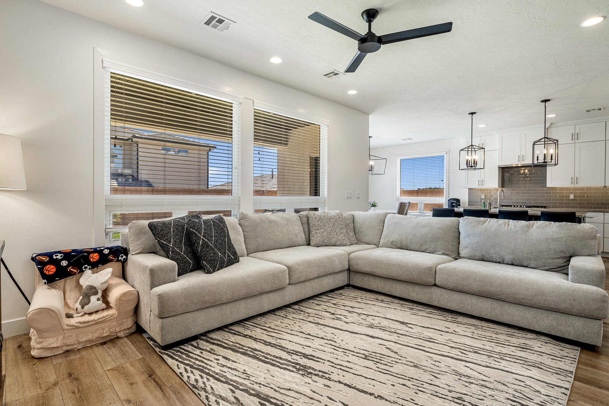 1051 S HIGH MESA CIR