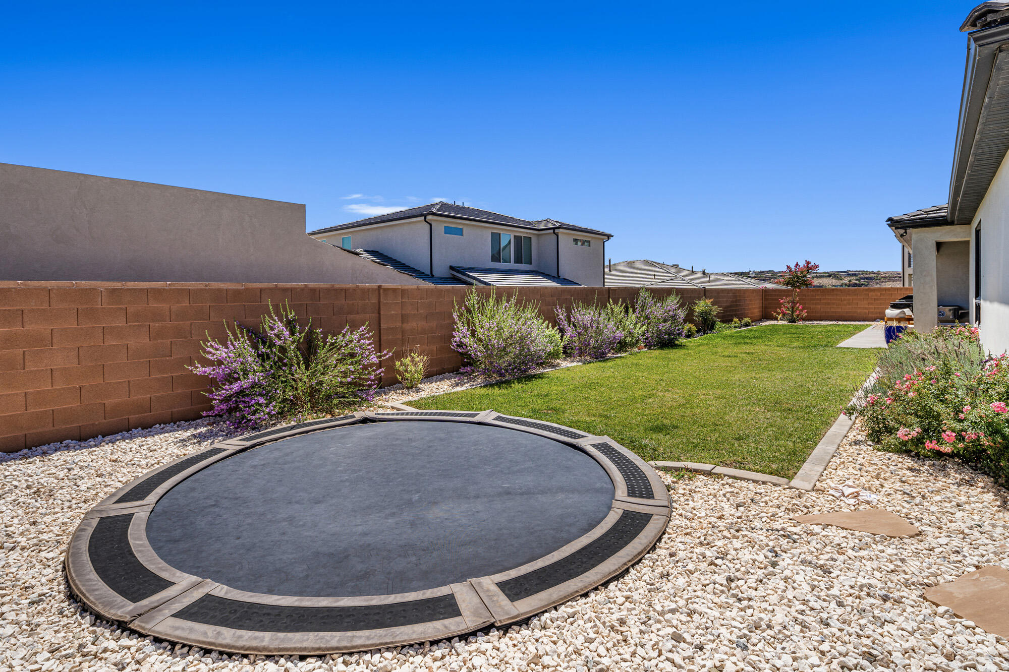 1051 S HIGH MESA CIR