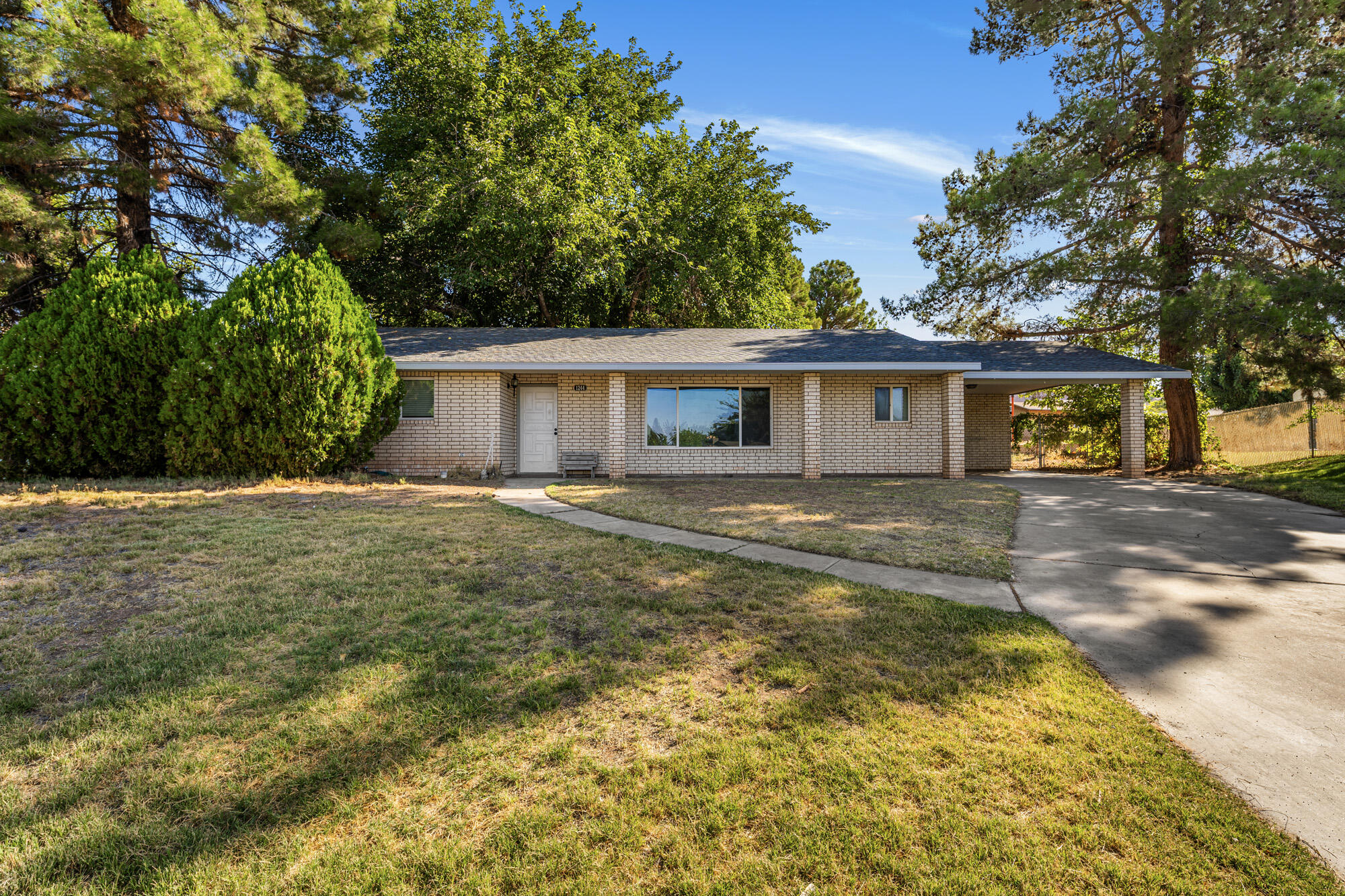 1244 W 620 CIR