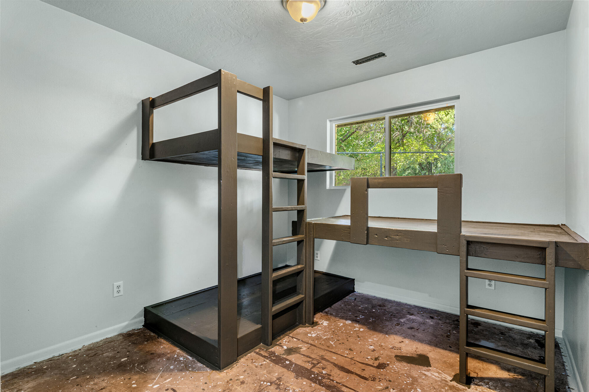 1244 W 620 CIR