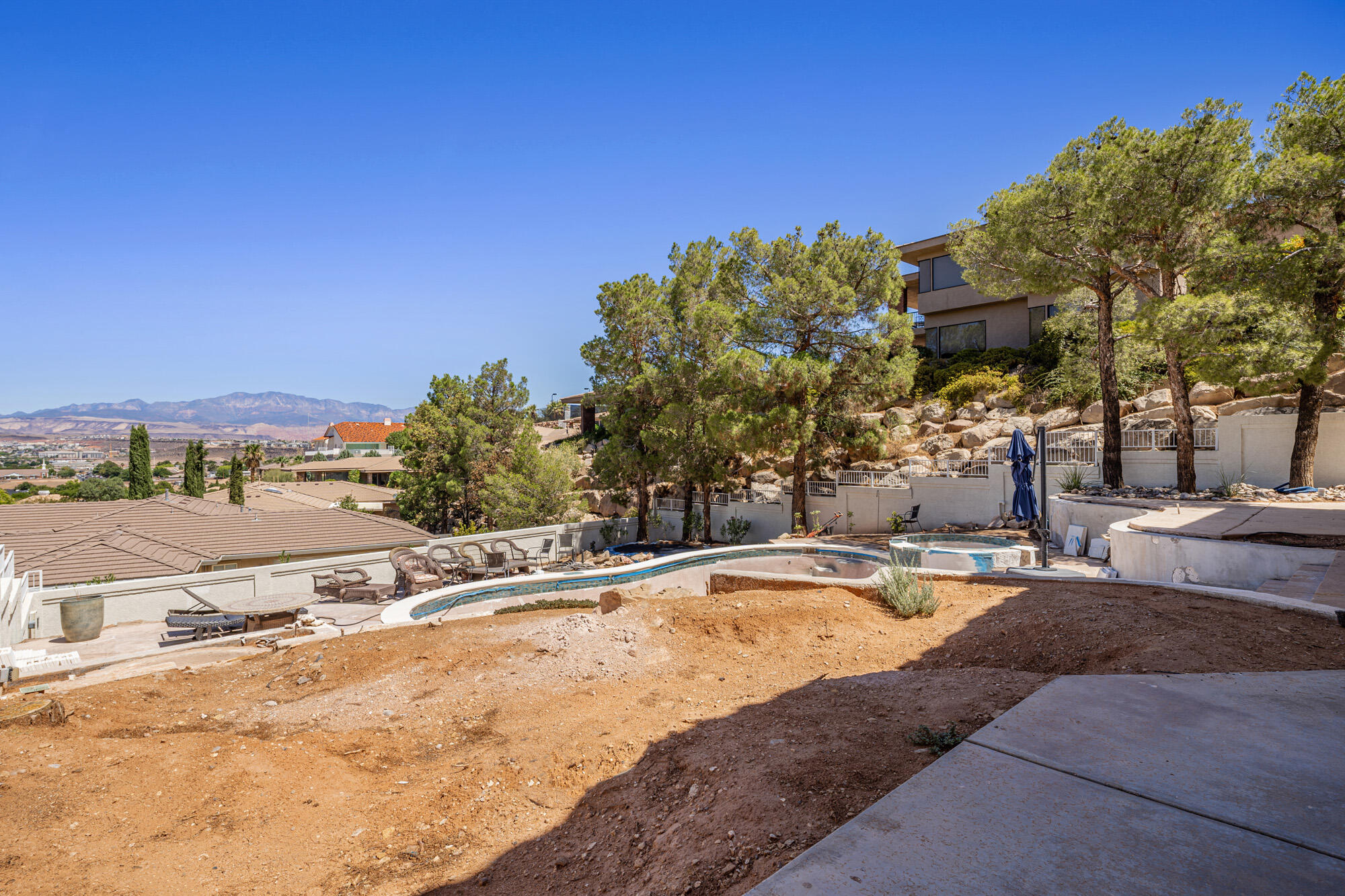 2291 S AUGUSTA DR