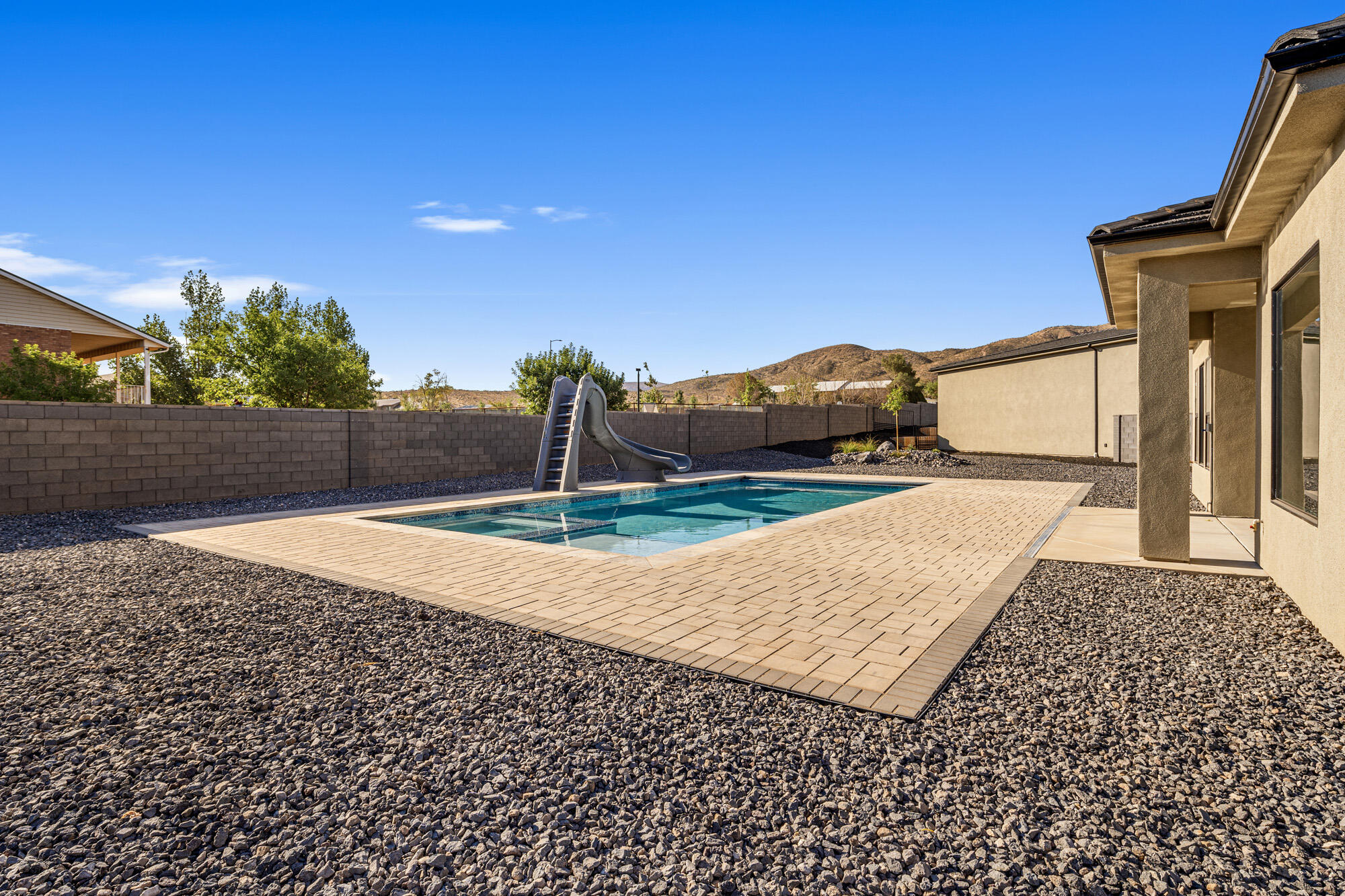 1007 S Quick Draw DR