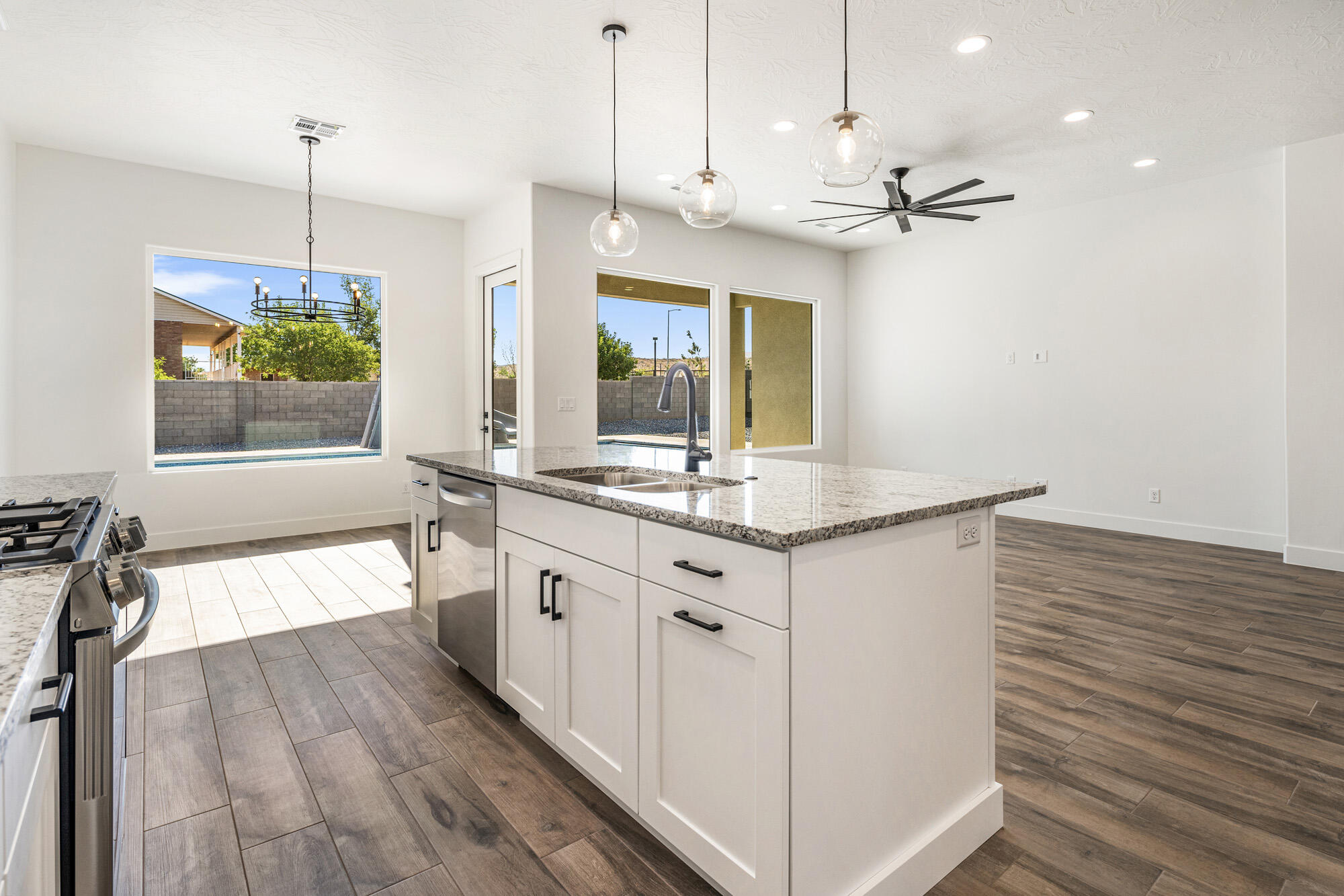 1007 S Quick Draw DR