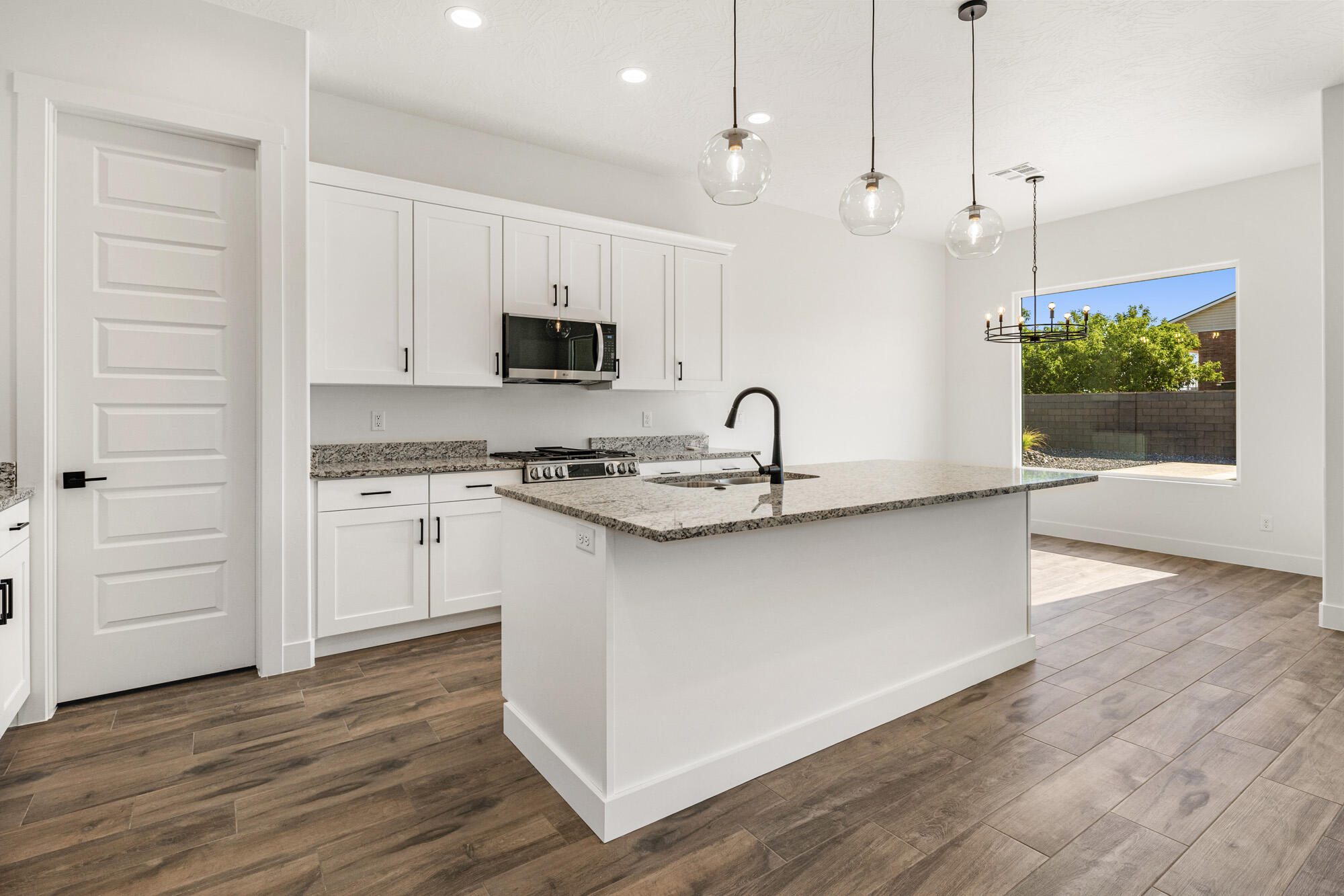 1007 S Quick Draw DR