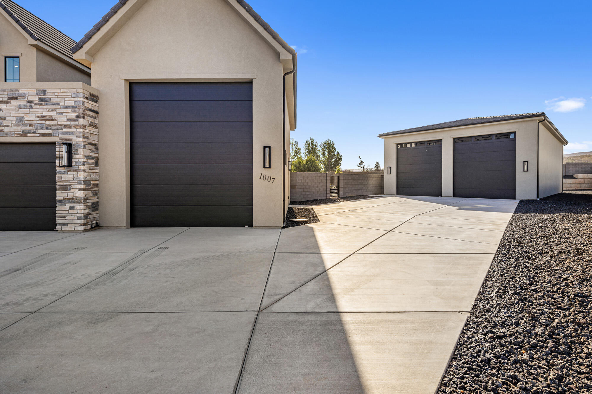 1007 S Quick Draw DR