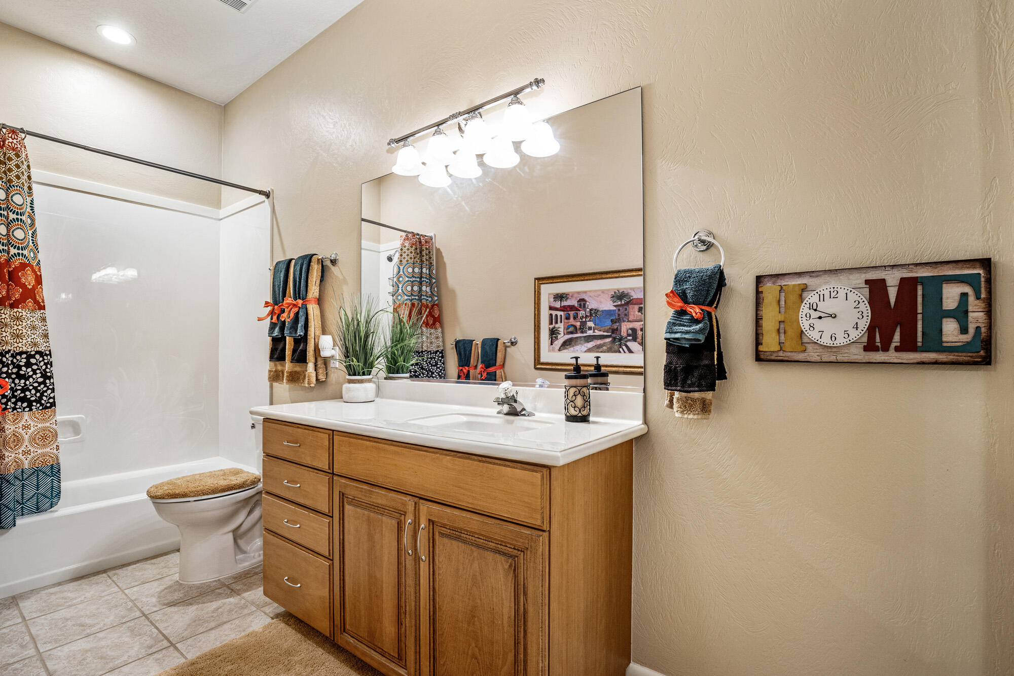 1028 W Shadow Ridge DR