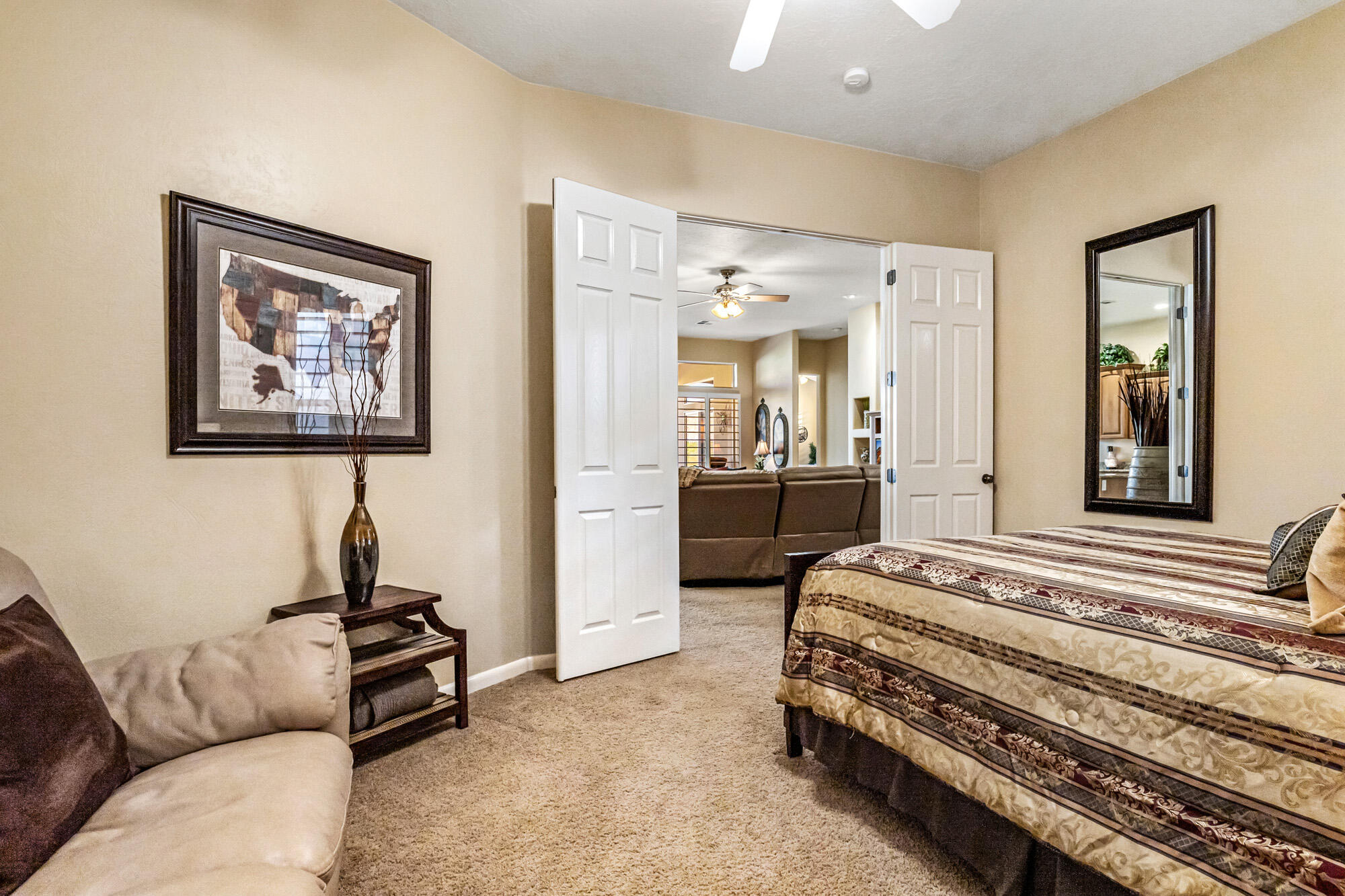 1028 W Shadow Ridge DR
