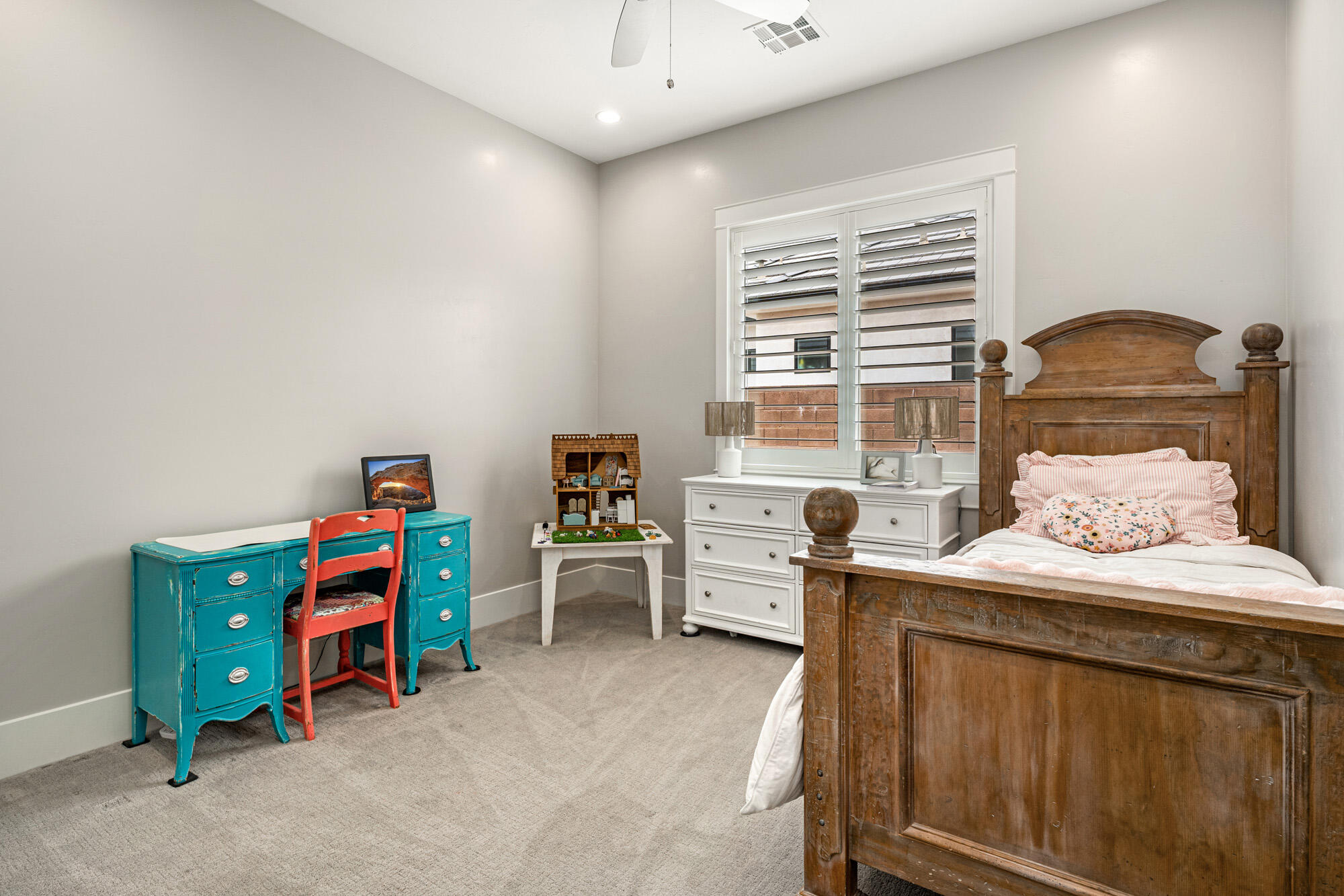 3136 E Blue Quartz DR