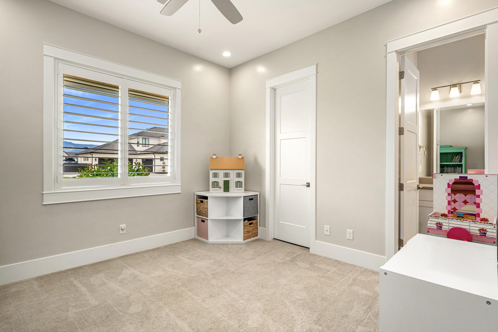 3136 E Blue Quartz DR