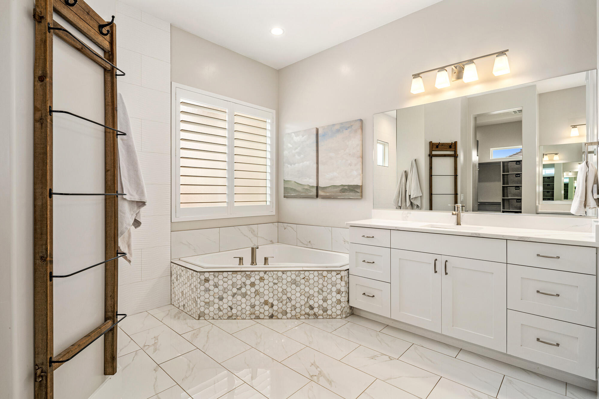 3136 E Blue Quartz DR