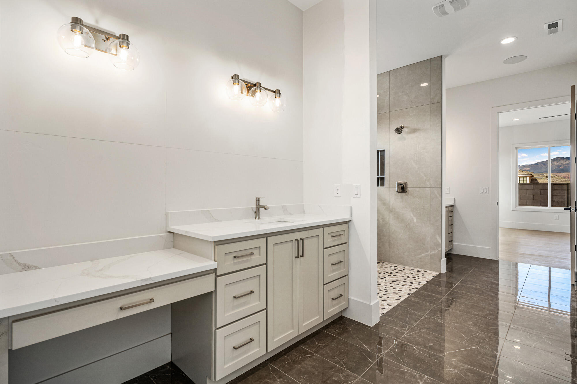 447 E Malt House
