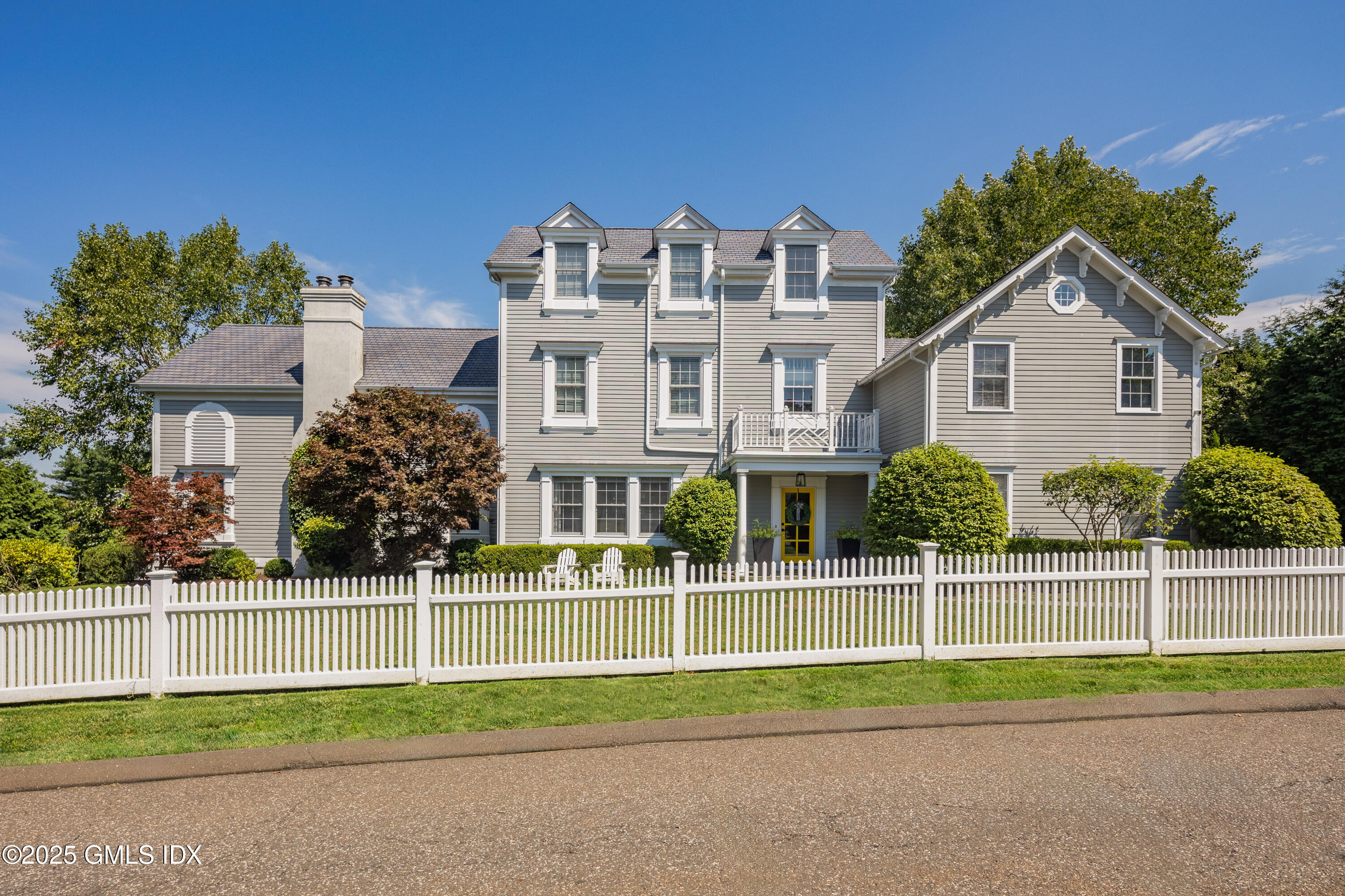 7 Grey Rock Drive