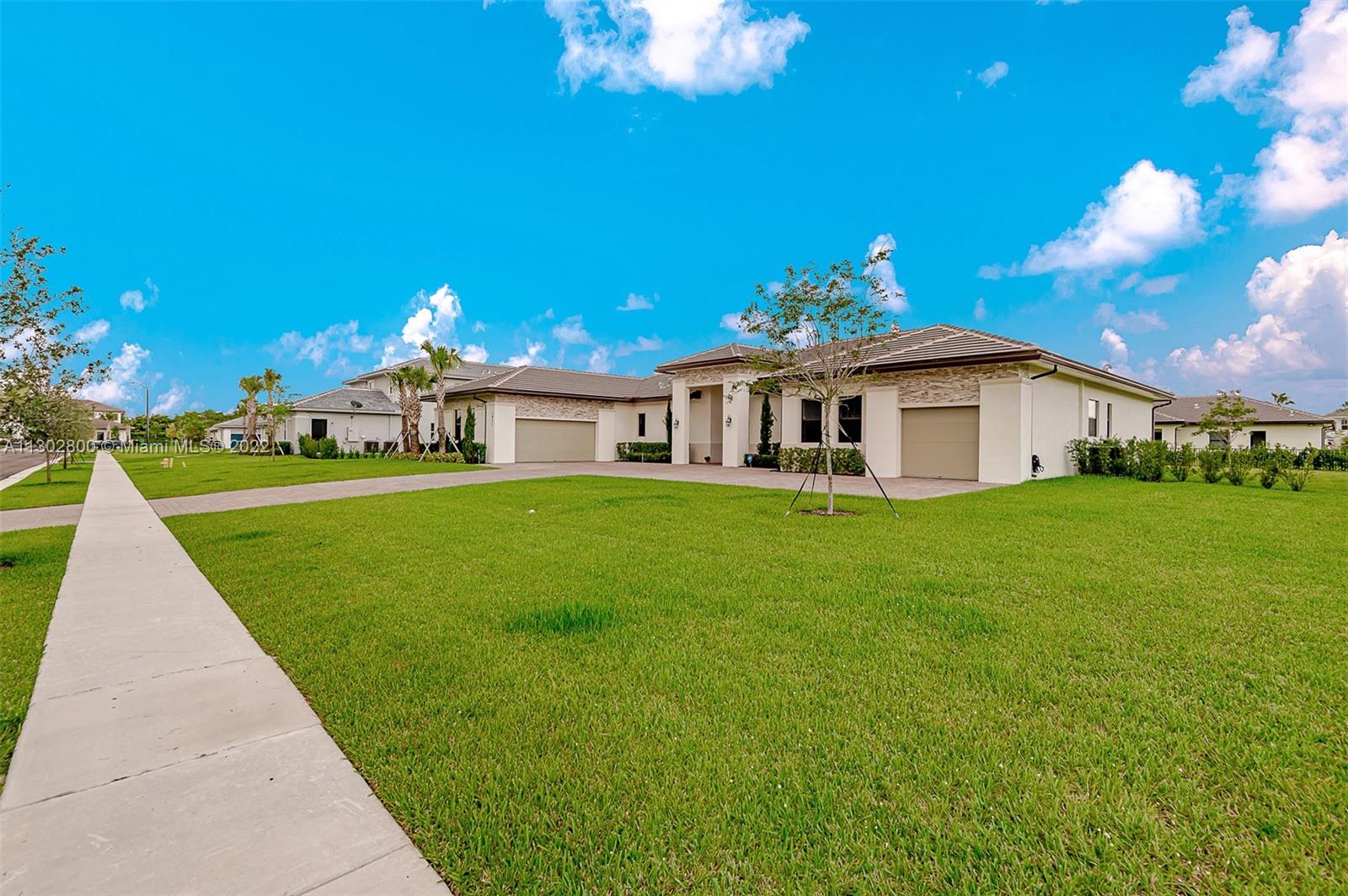 1971 Meadows Dr