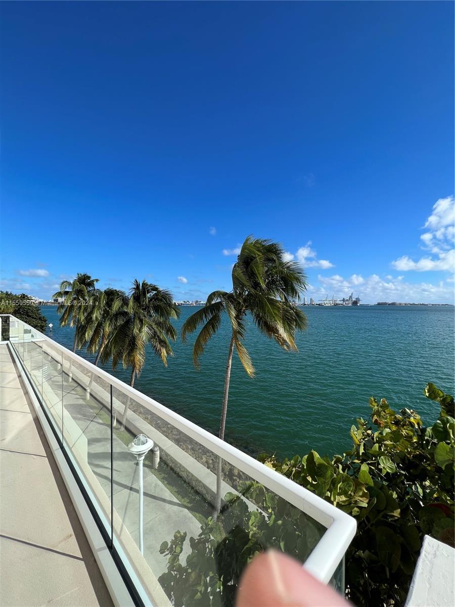 800 Claughton Island Dr # 2001