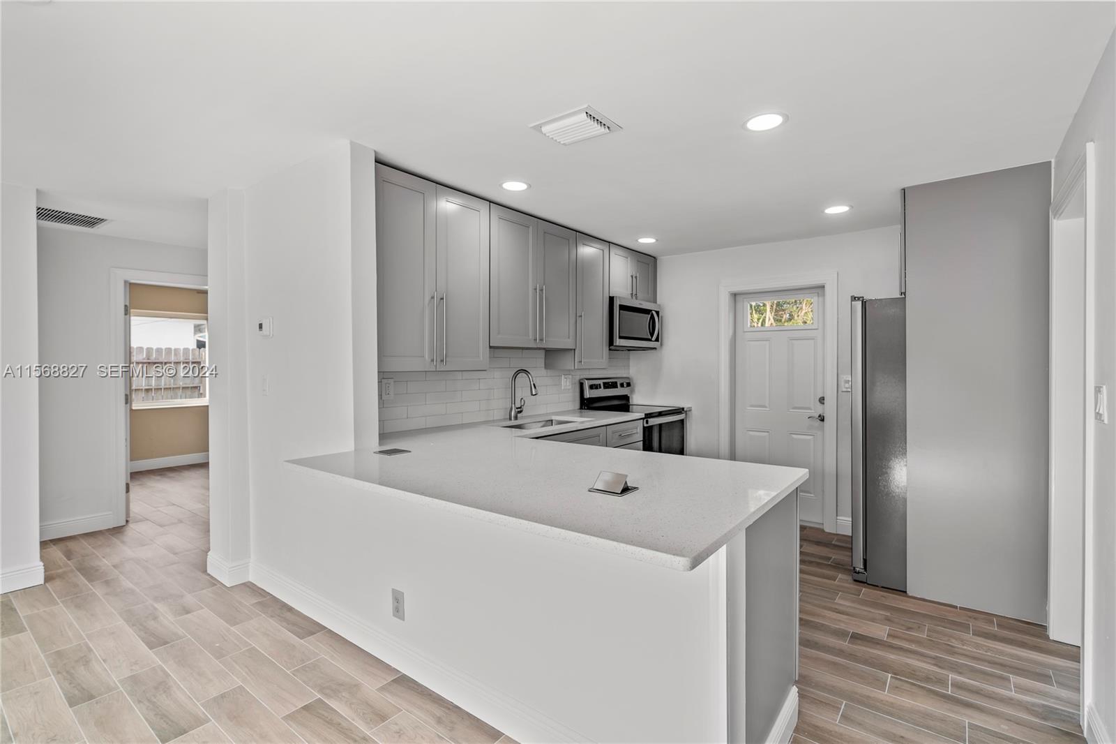 2631 NE 9th Terrace