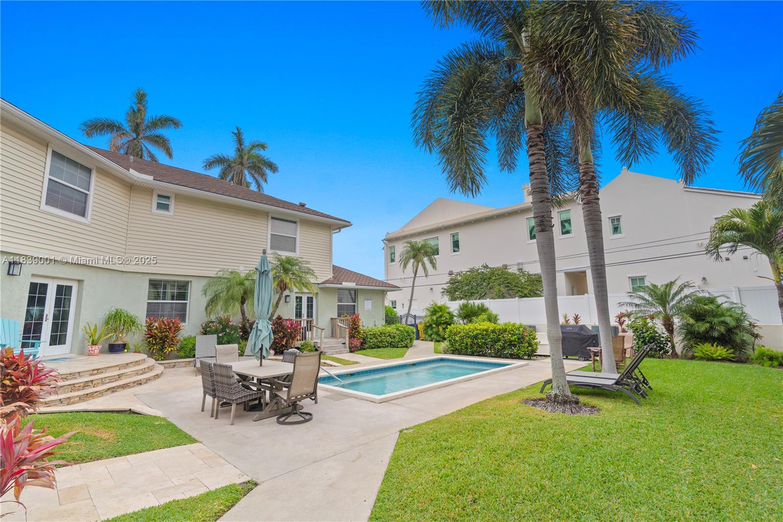 99 Seabreeze Ave