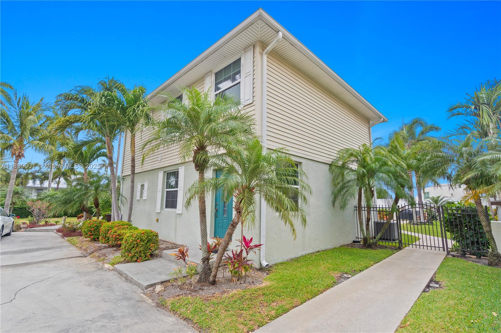 99 Seabreeze Ave