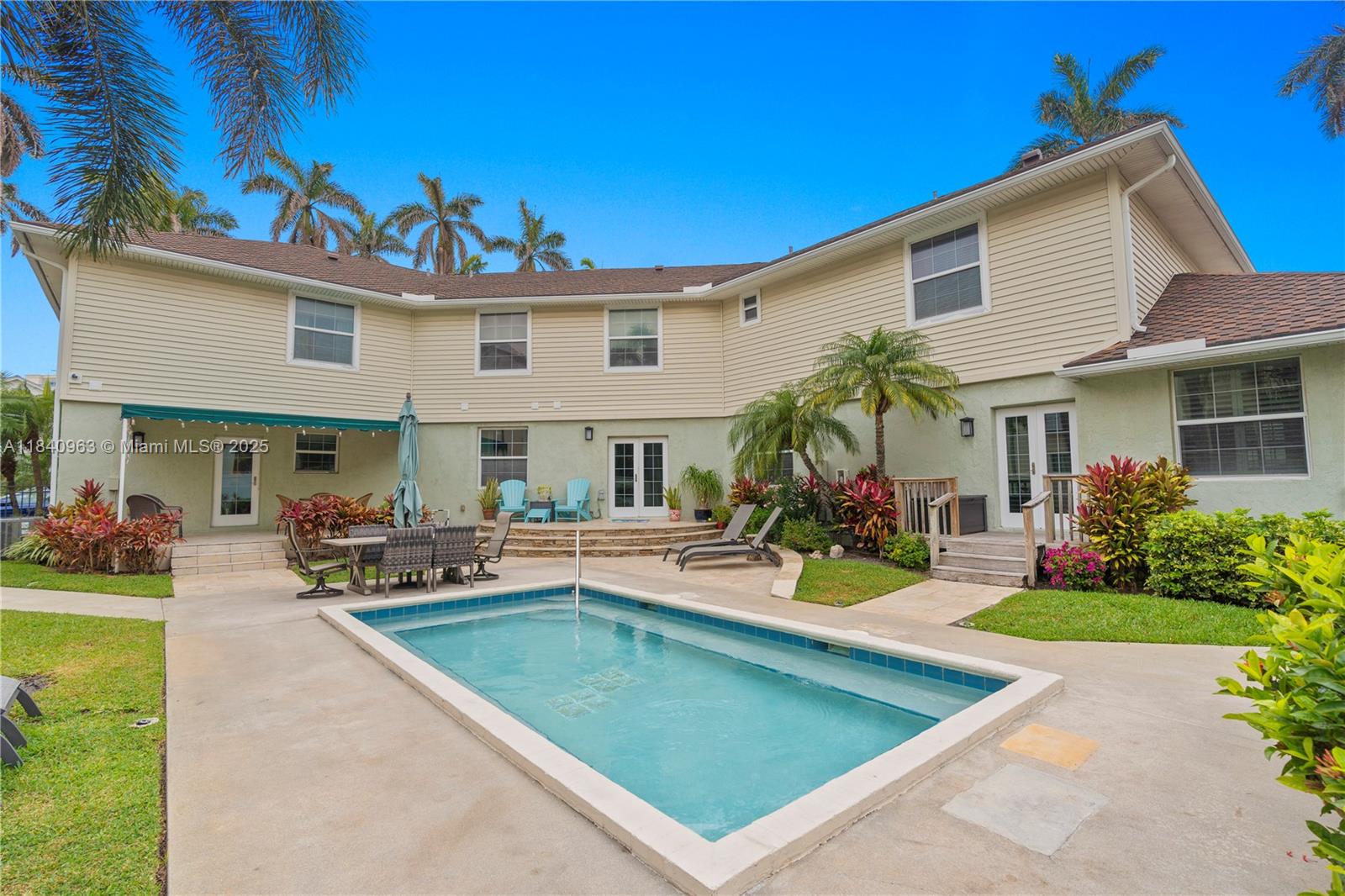 99 Seabreeze Ave # 1