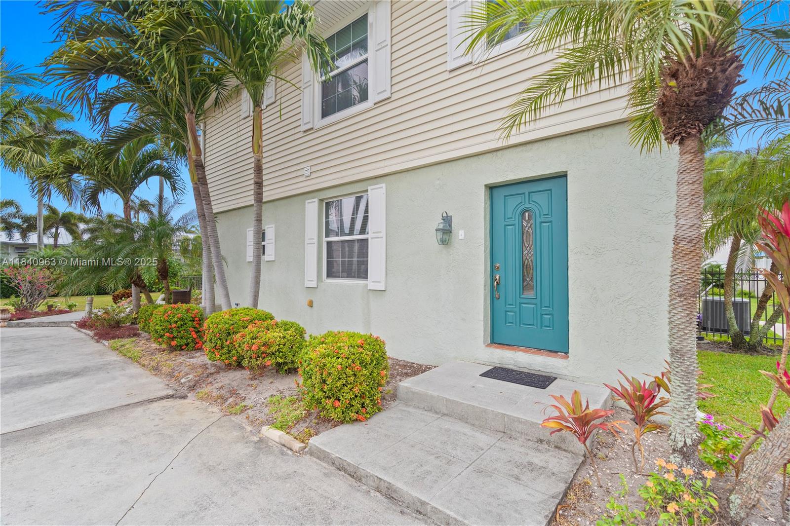 99 Seabreeze Ave # 1
