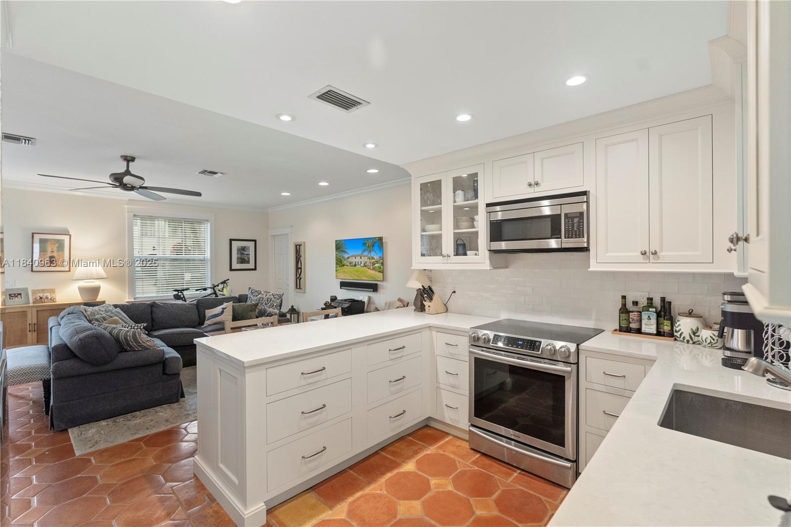 99 Seabreeze Ave # 1