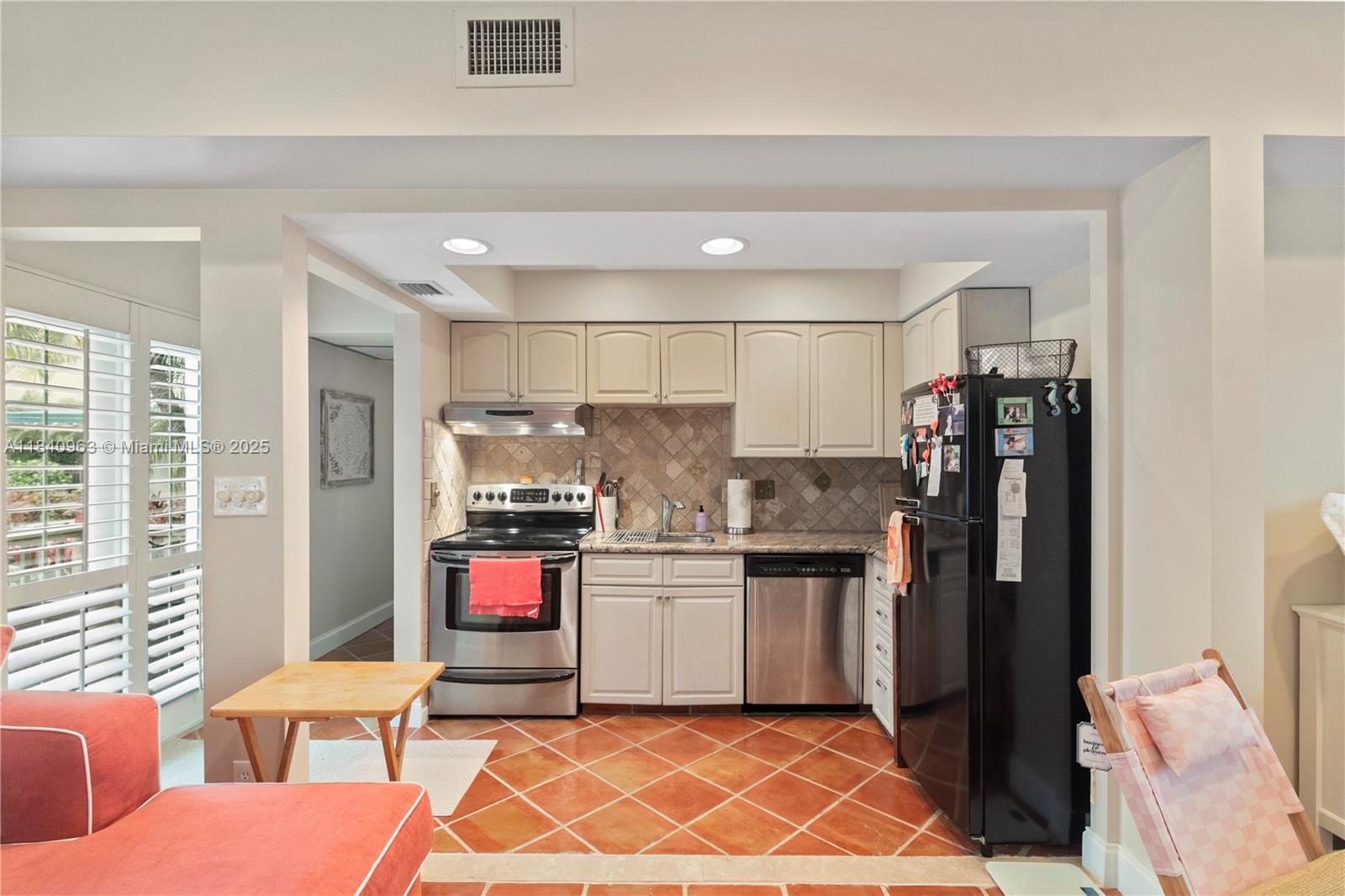99 Seabreeze Ave # 1
