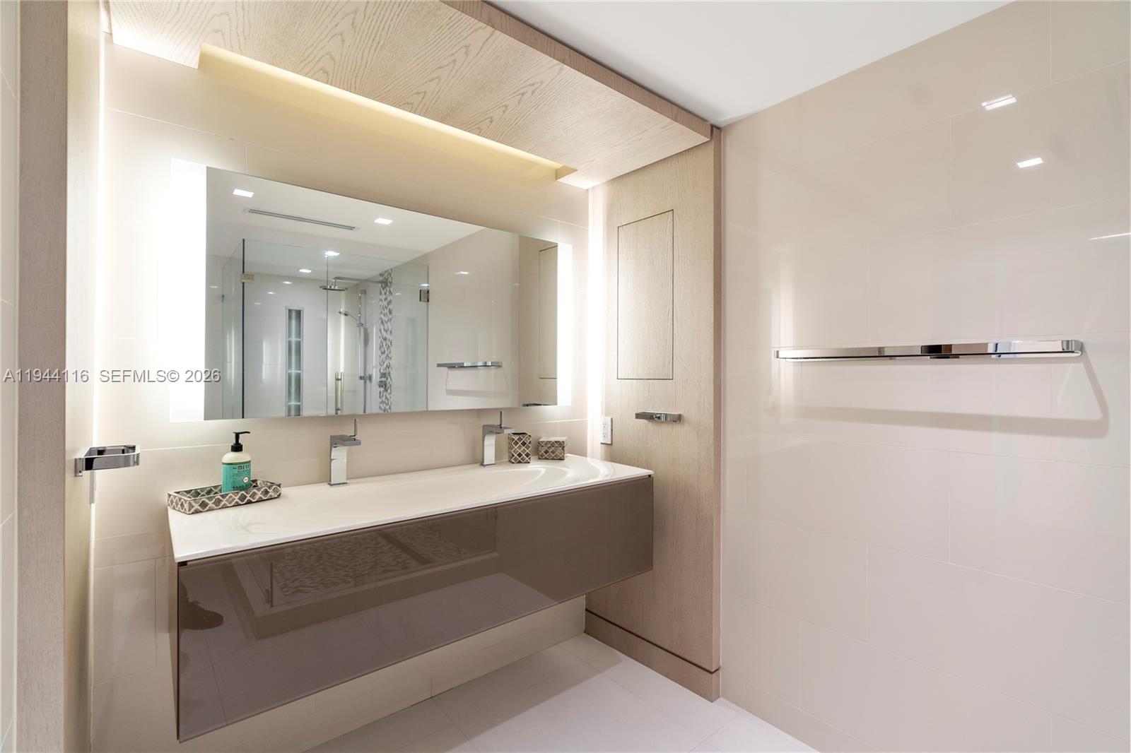 2200 S Ocean Ln Unit: 2609/2610