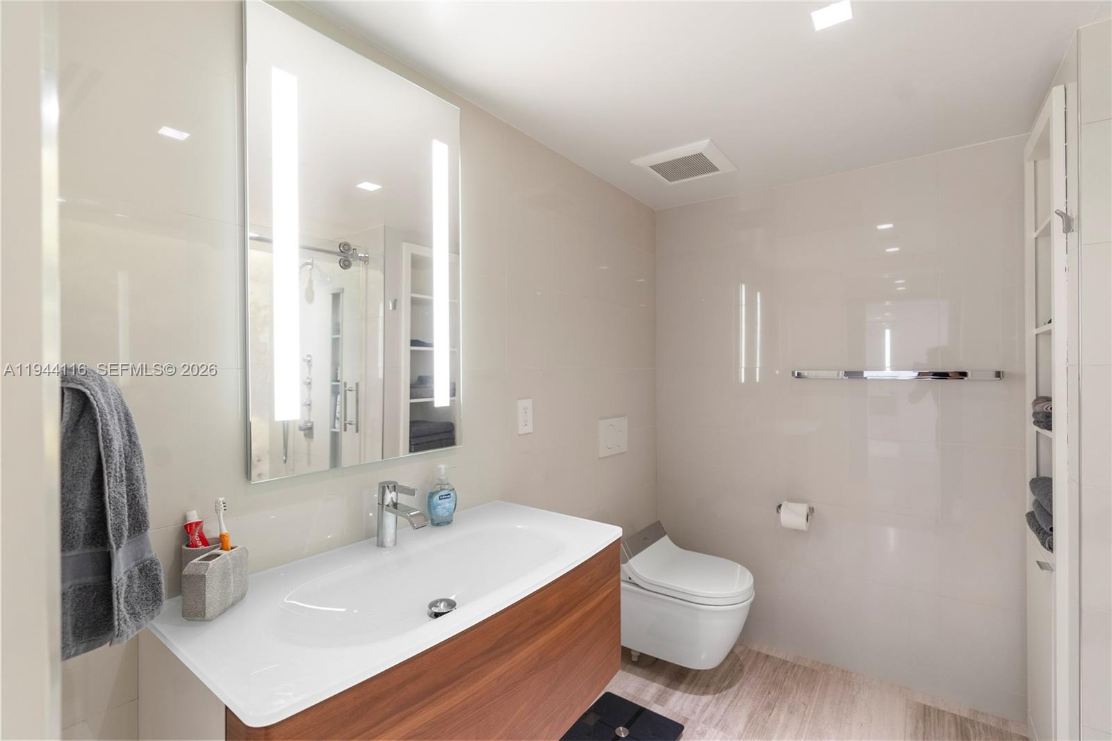 2200 S Ocean Ln Unit: 2609/2610