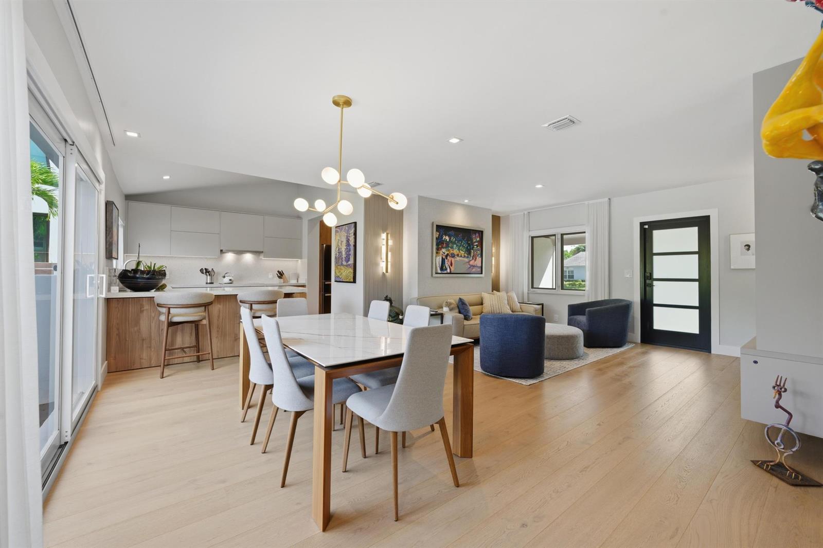 715 N Victoria Park Road