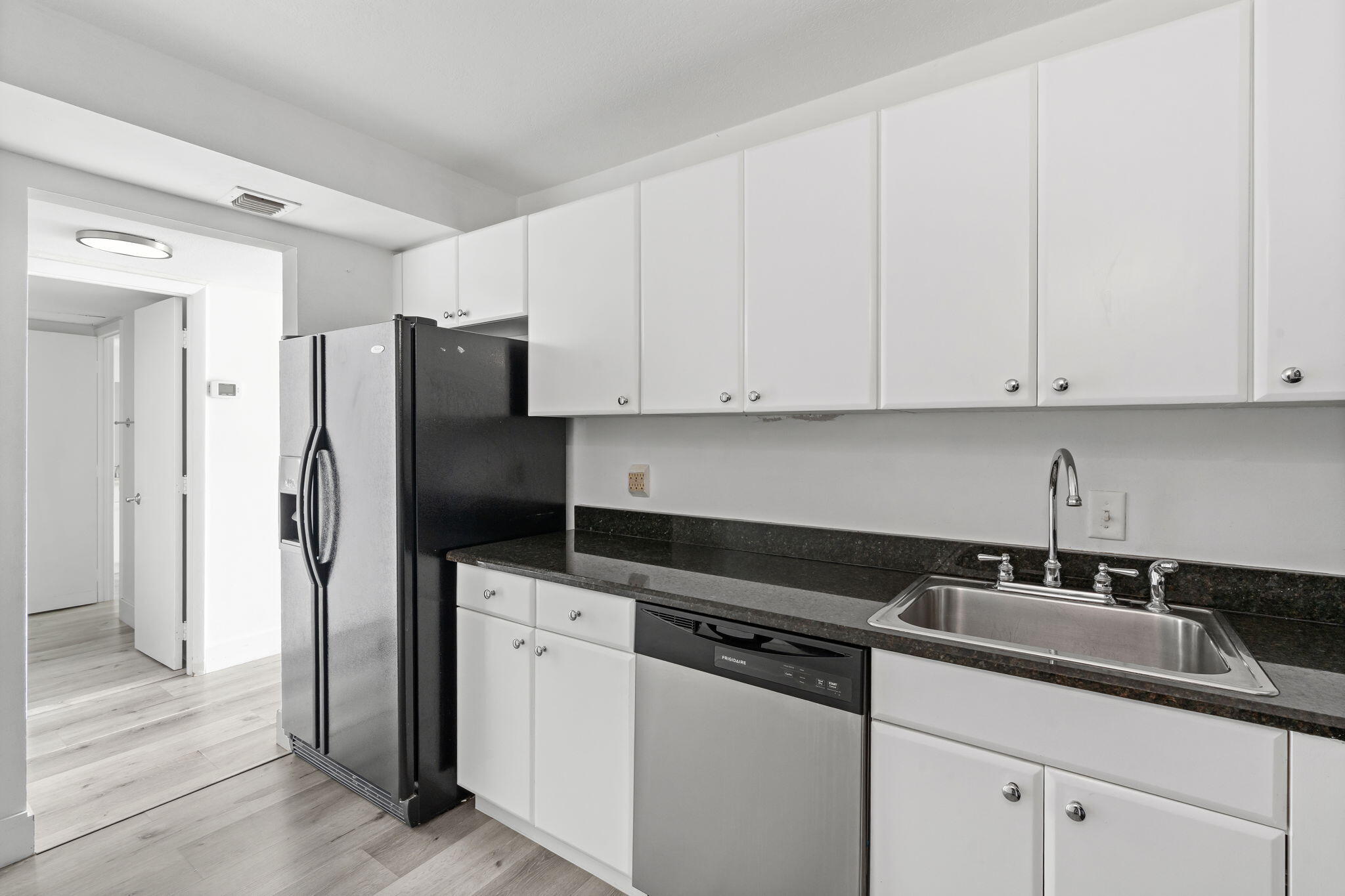 1900 S Ocean Boulevard 10j, Lauderdale-By-The-Sea Unit: 10j