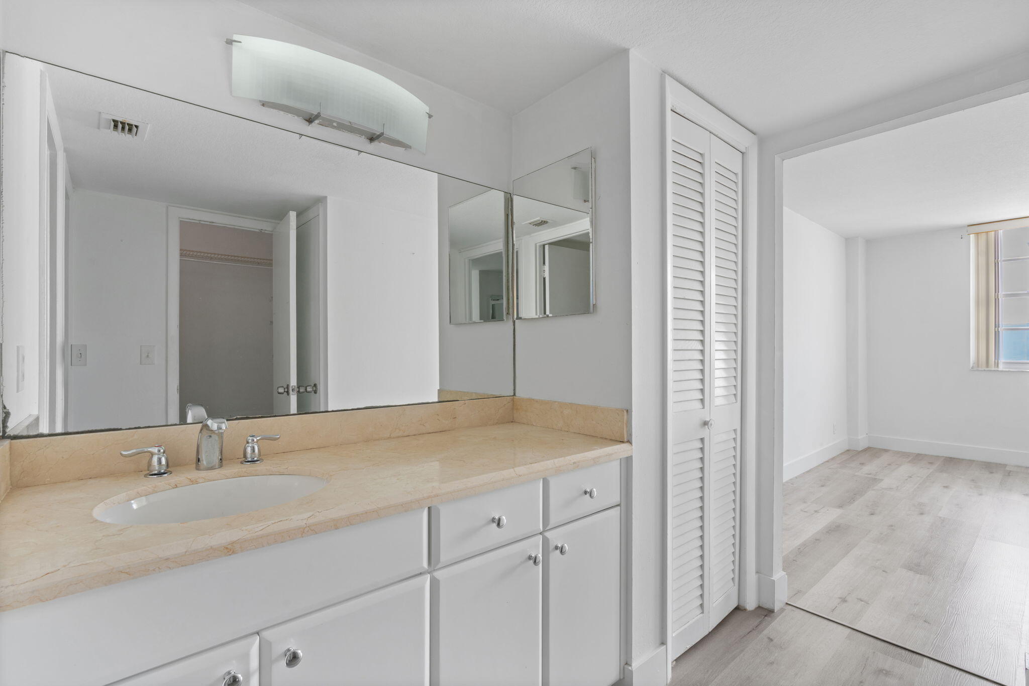 1900 S Ocean Boulevard 10j, Lauderdale-By-The-Sea Unit: 10j
