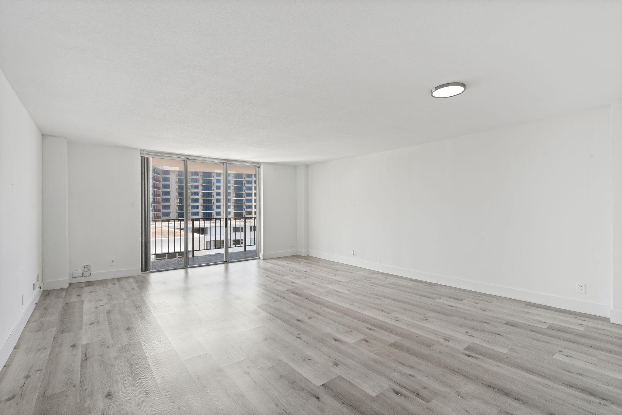 1900 S Ocean Boulevard 10j, Lauderdale-By-The-Sea Unit: 10j