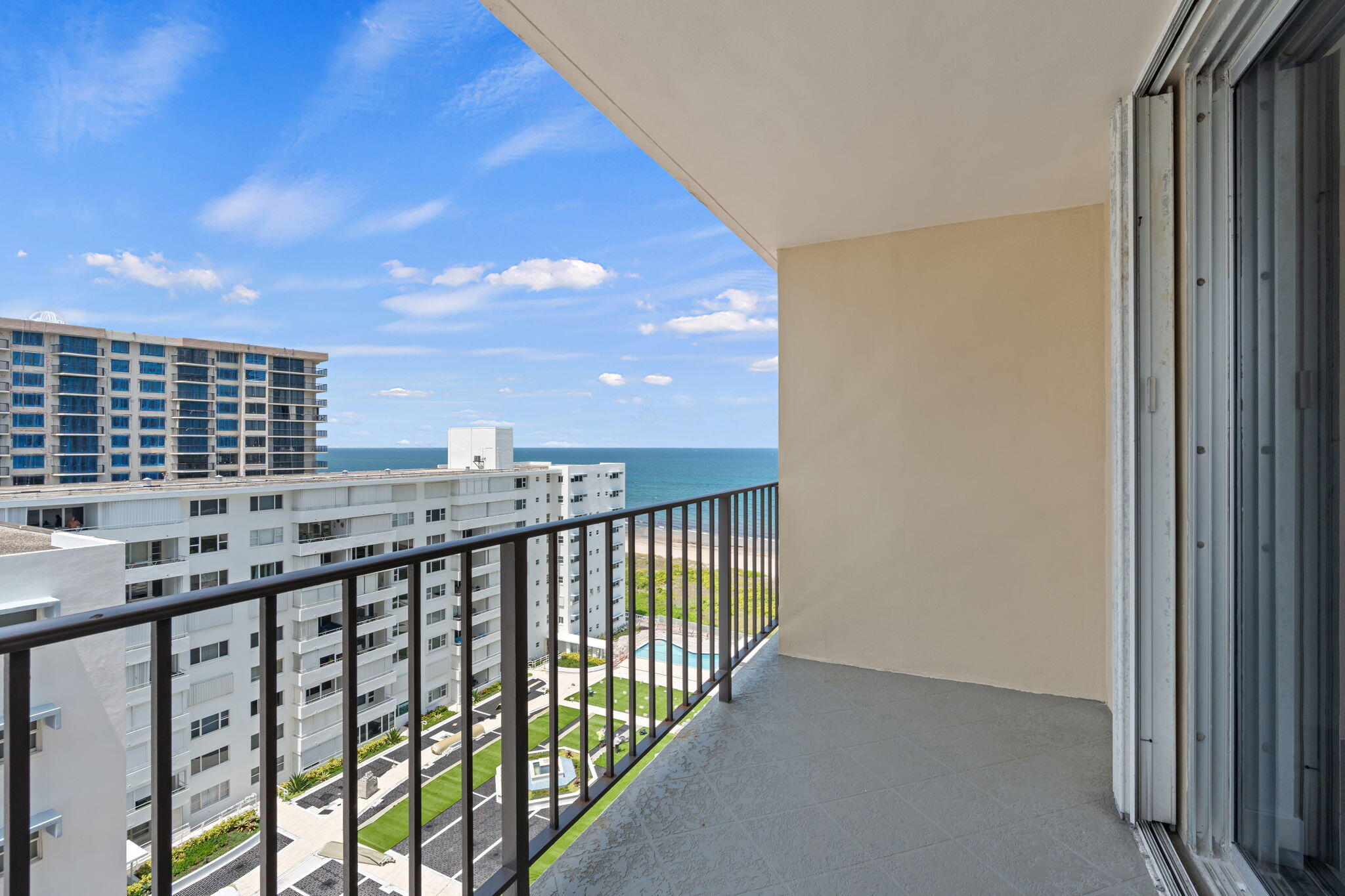 1900 S Ocean Boulevard 10j, Lauderdale-By-The-Sea Unit: 10j
