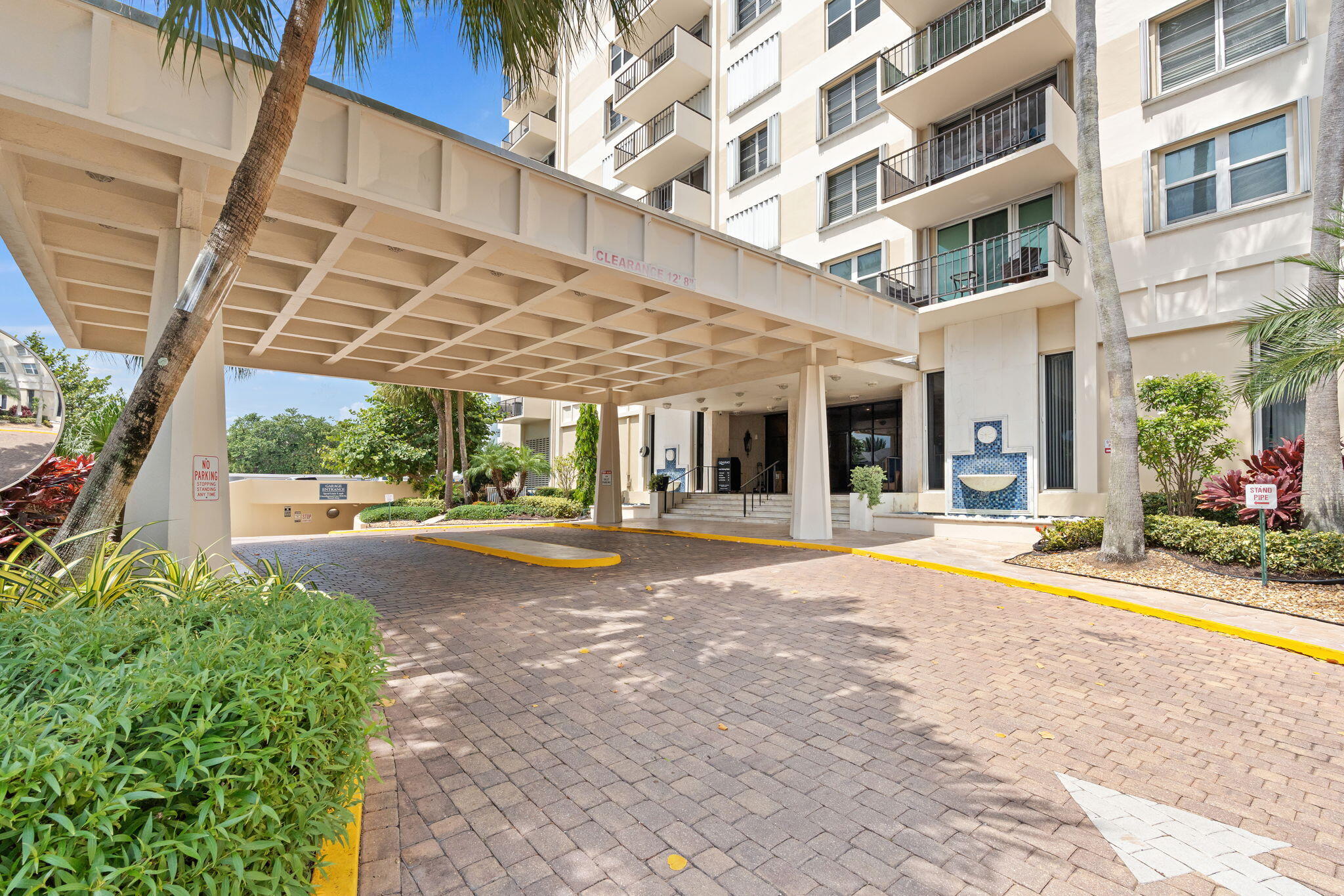 1900 S Ocean Boulevard 10j, Lauderdale-By-The-Sea Unit: 10j