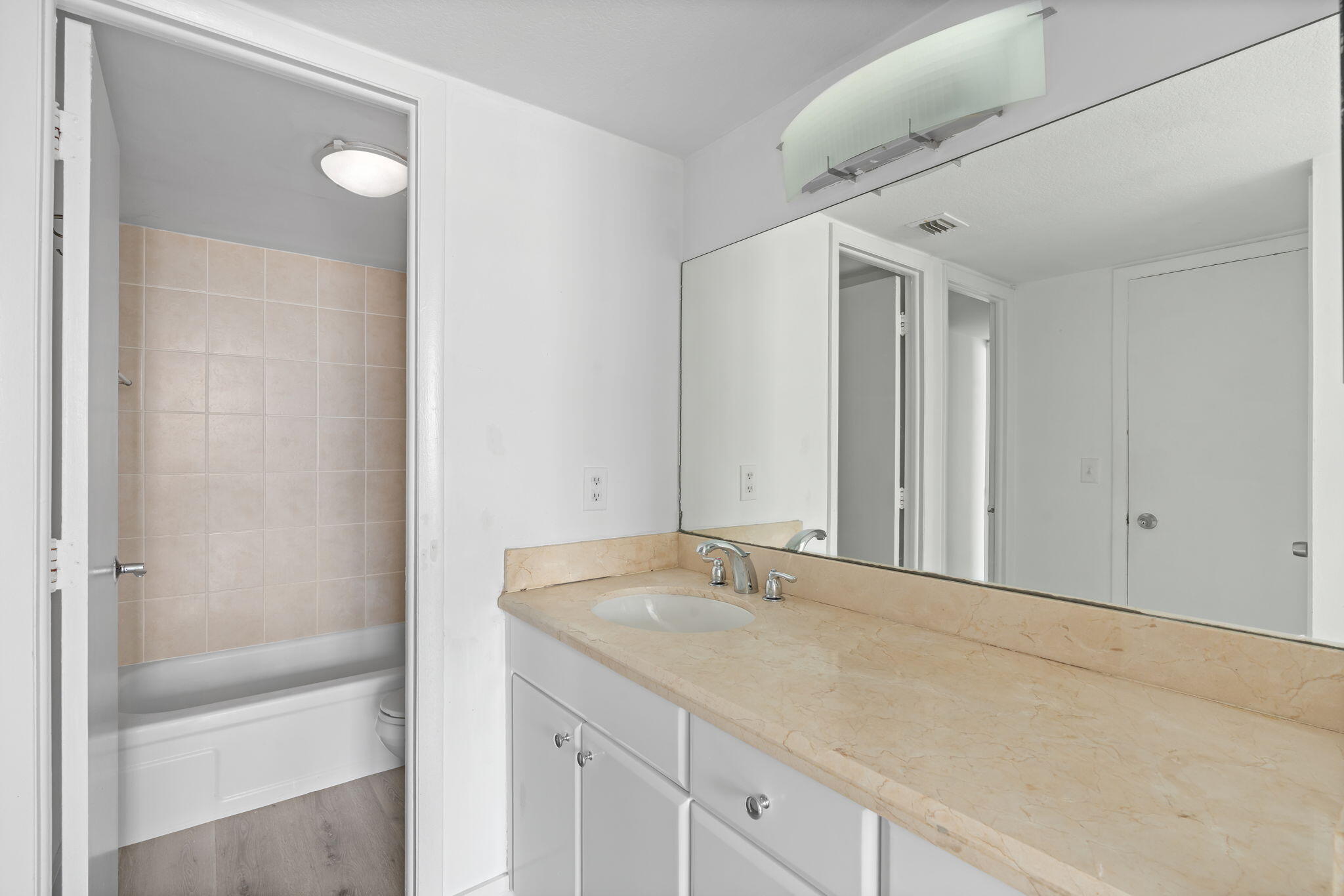 1900 S Ocean Boulevard 10j, Lauderdale-By-The-Sea Unit: 10j