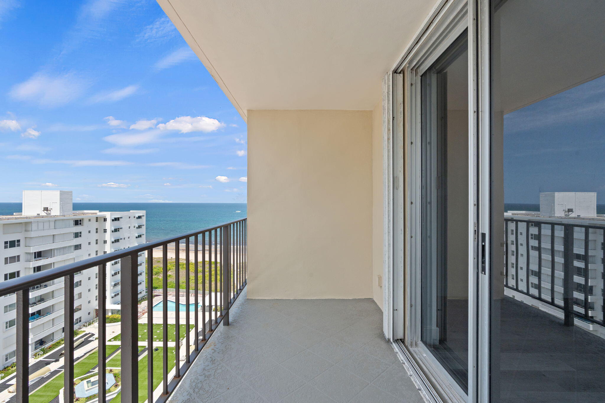 1900 S Ocean Boulevard 10j, Lauderdale-By-The-Sea Unit: 10j