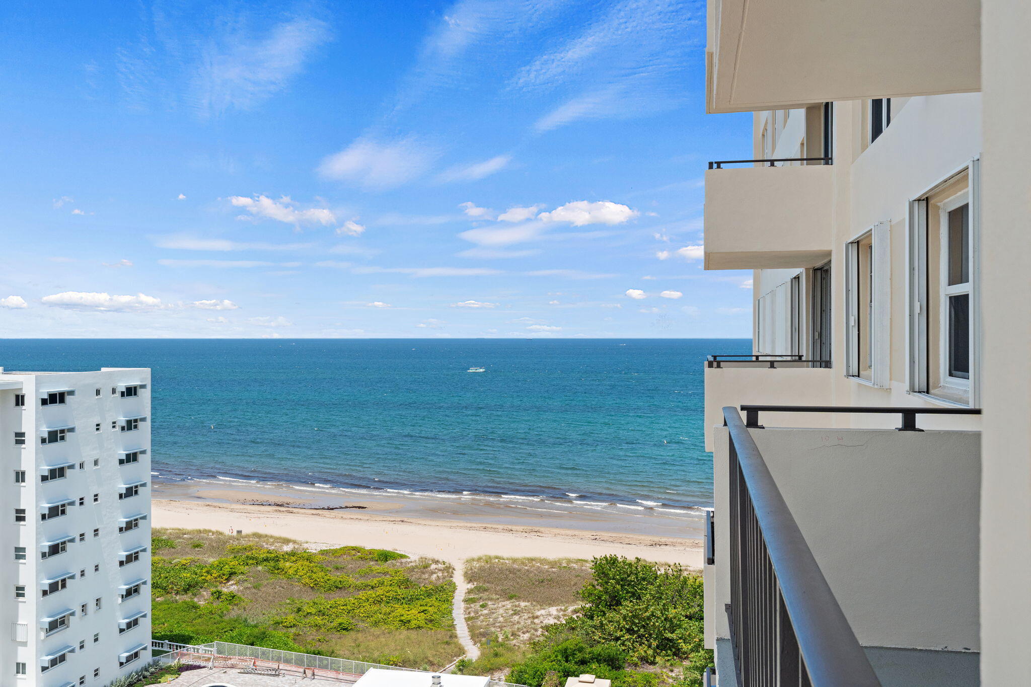 1900 S Ocean Boulevard 10j, Lauderdale-By-The-Sea Unit: 10j