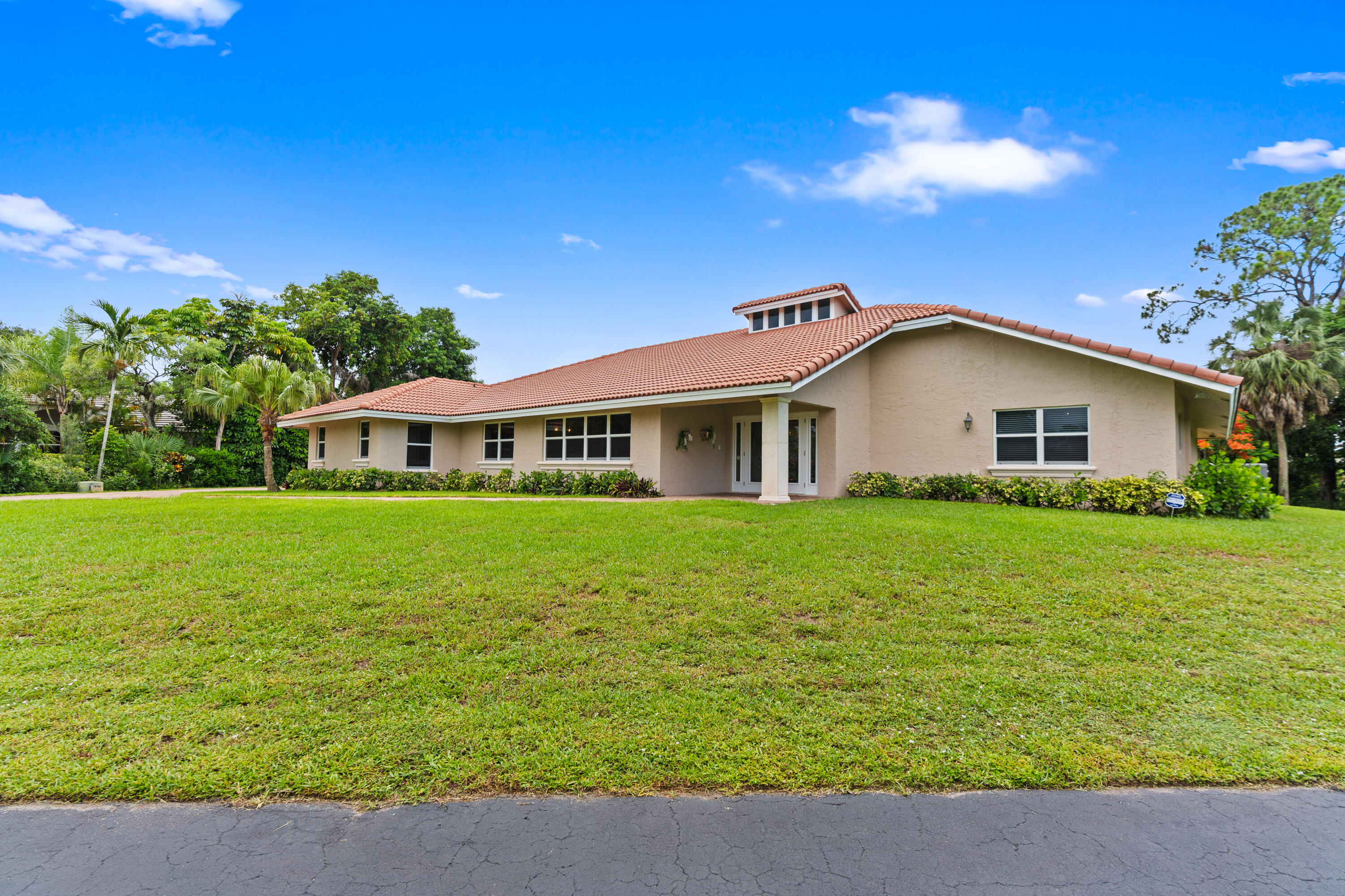 22829 Horse Shoe Way