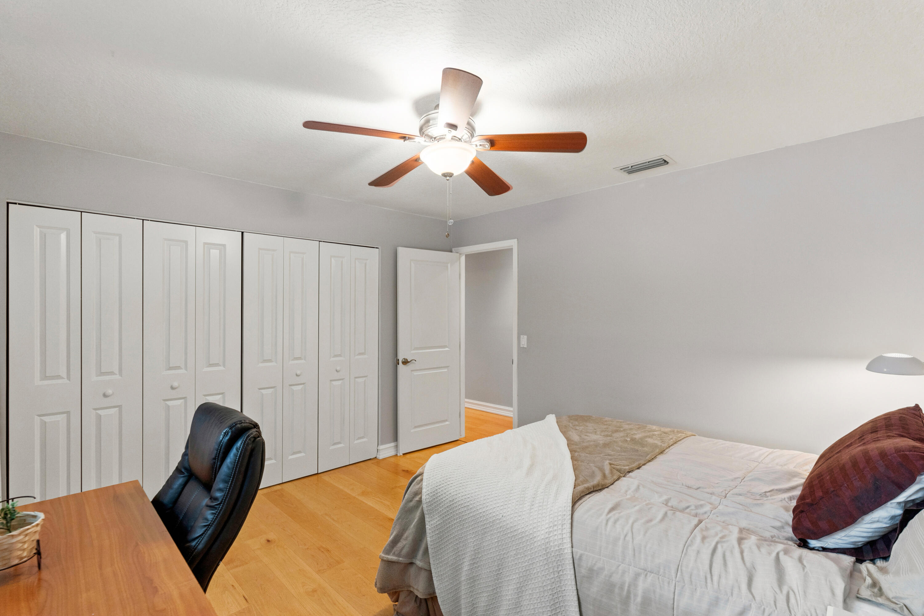 22829 Horse Shoe Way