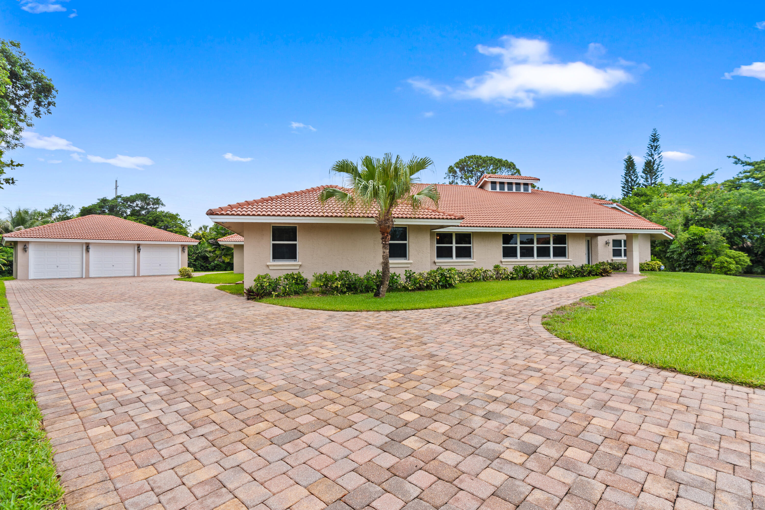 22829 Horse Shoe Way