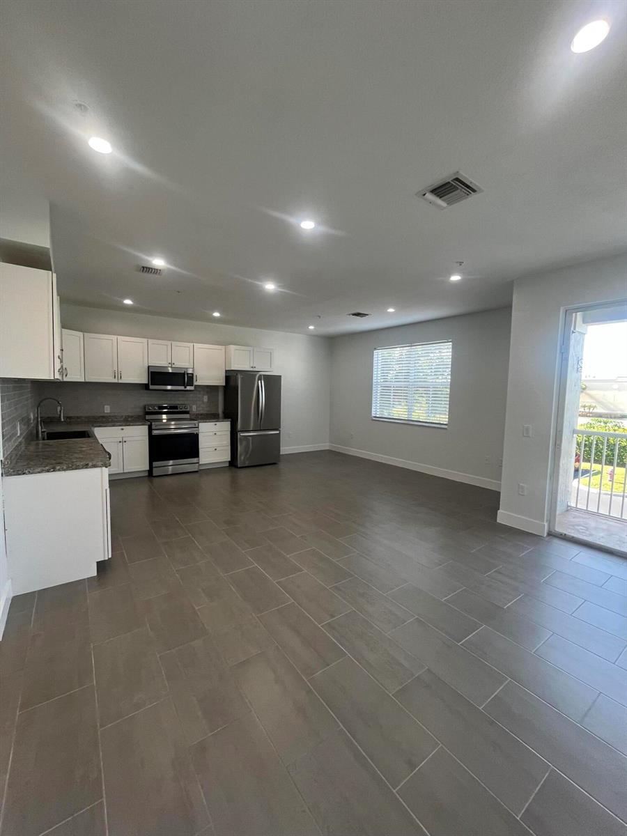 2137 SHOMA Drive # 156