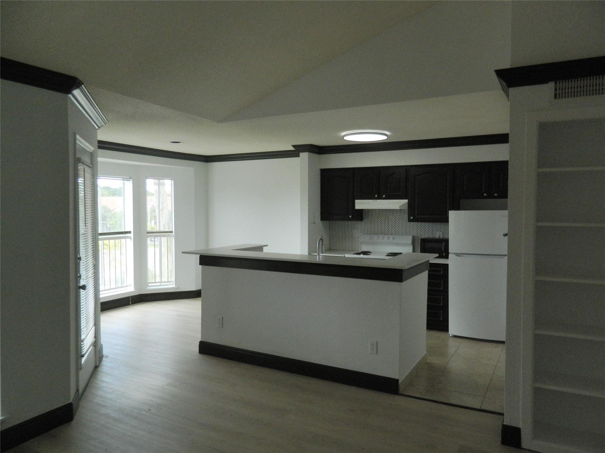 977 Riverside Dr 231