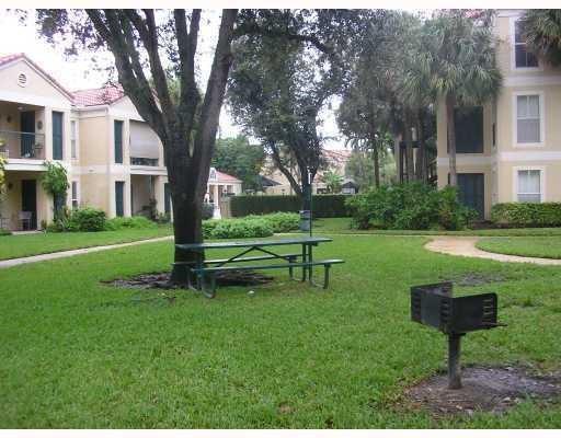 977 Riverside Dr 231