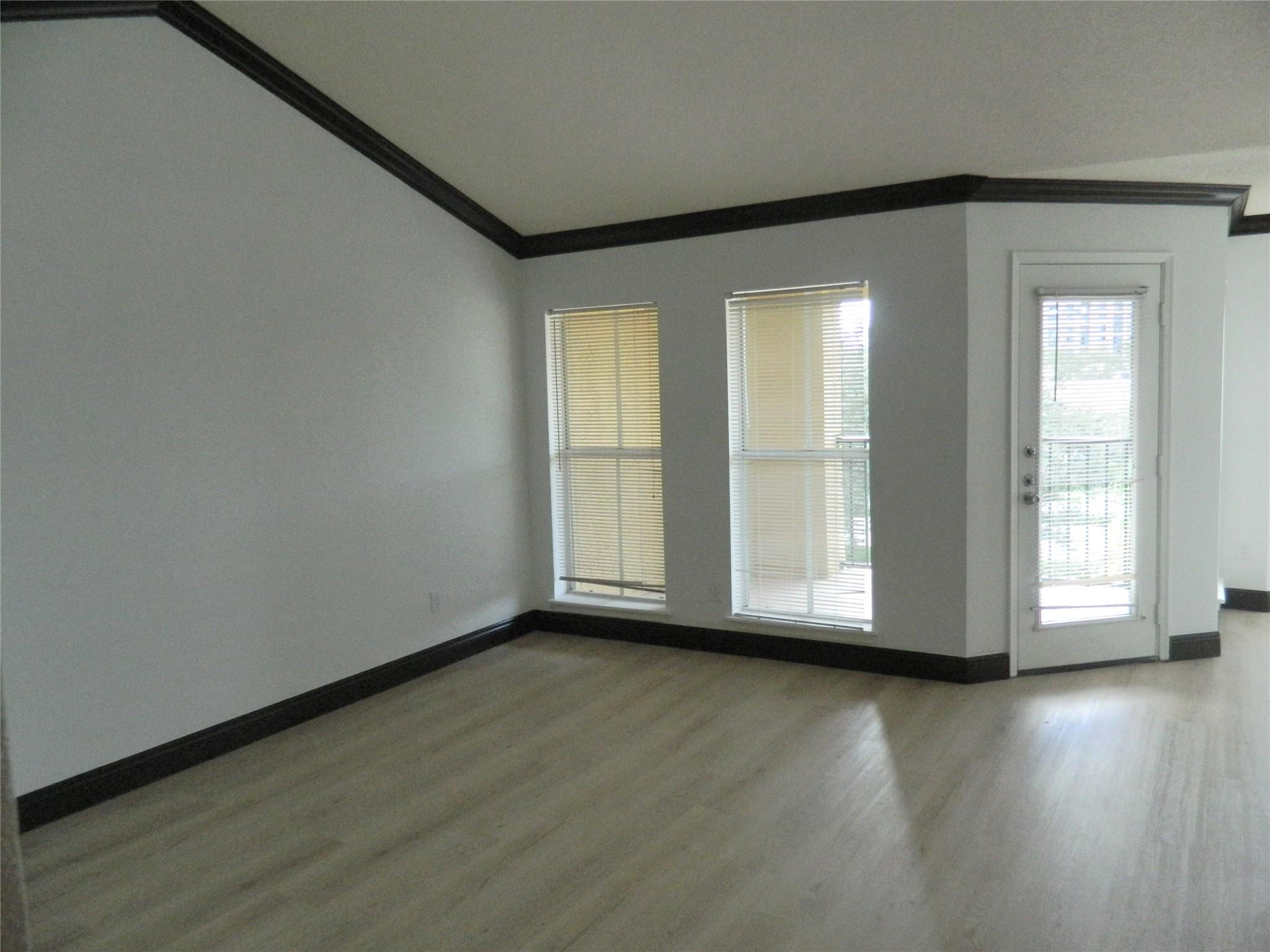 977 Riverside Dr 231